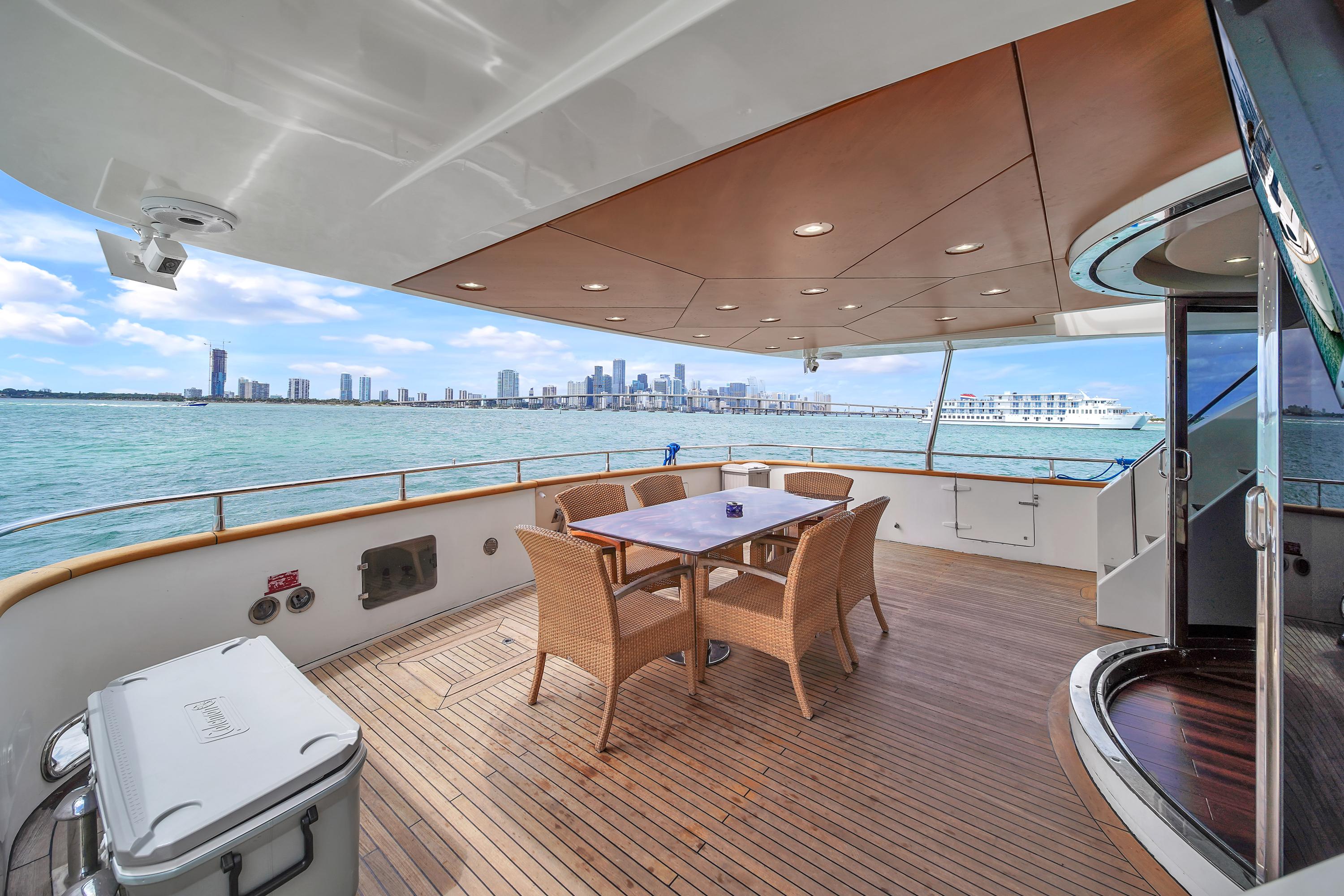105FT Azimut