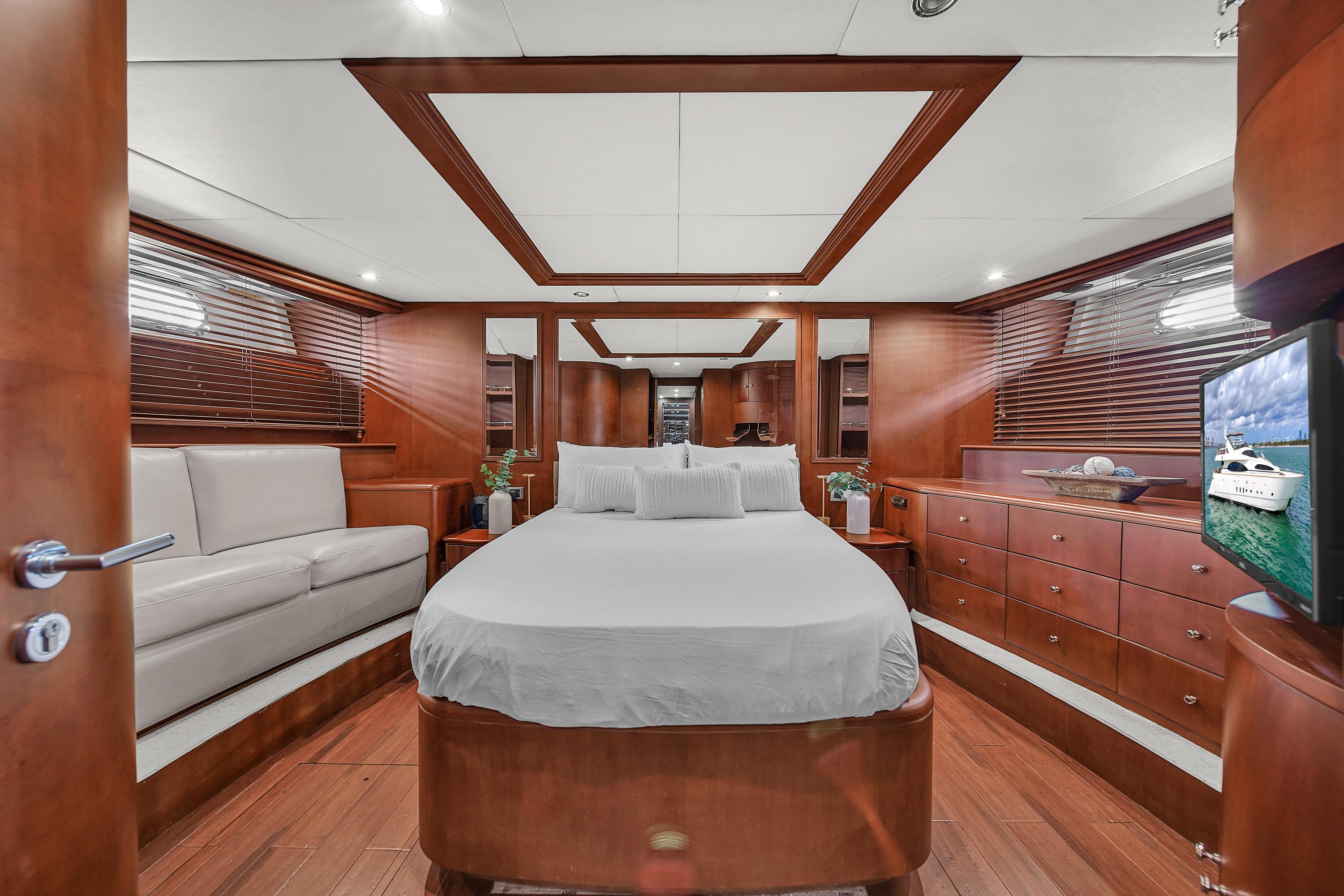 105FT Azimut