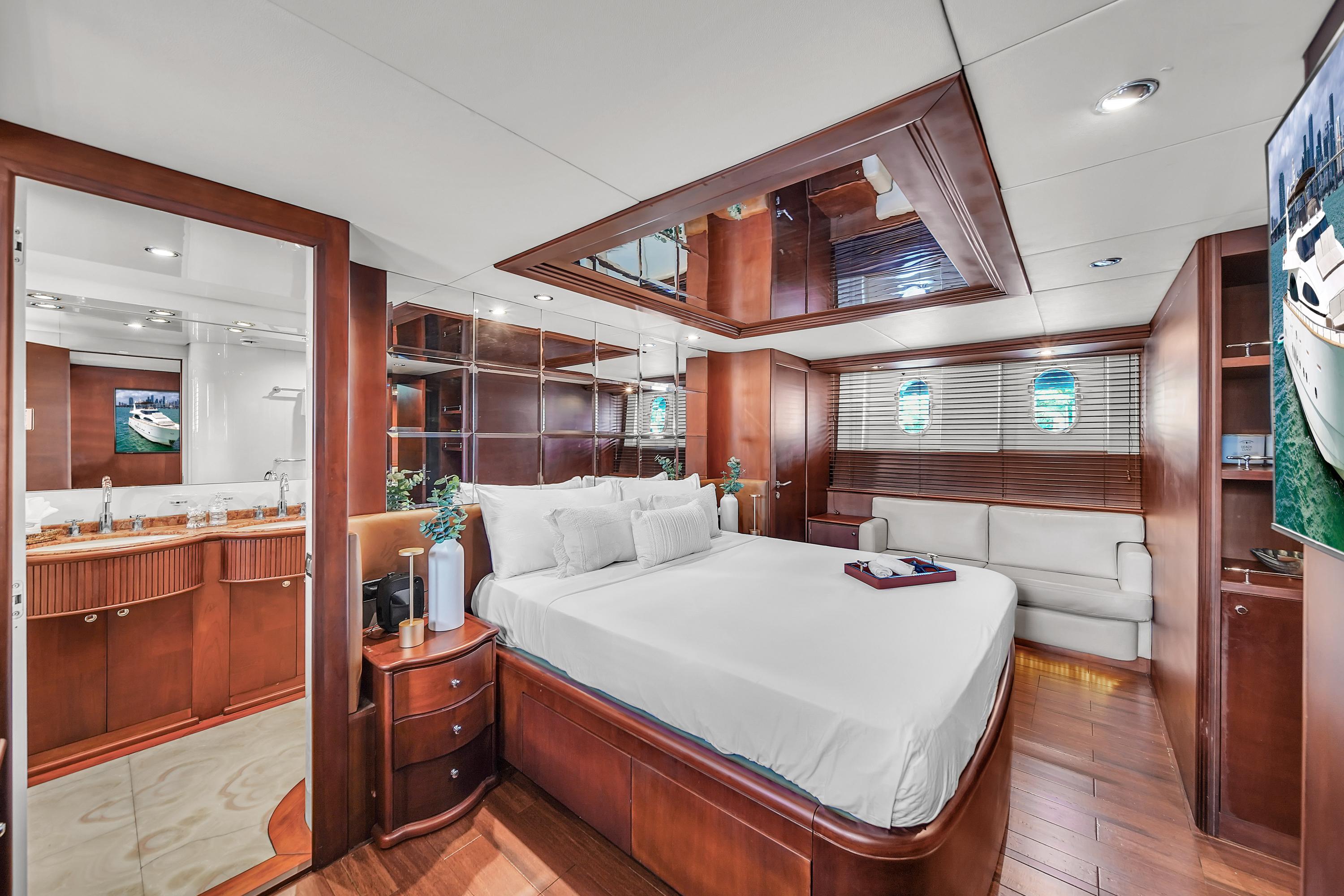 105FT Azimut