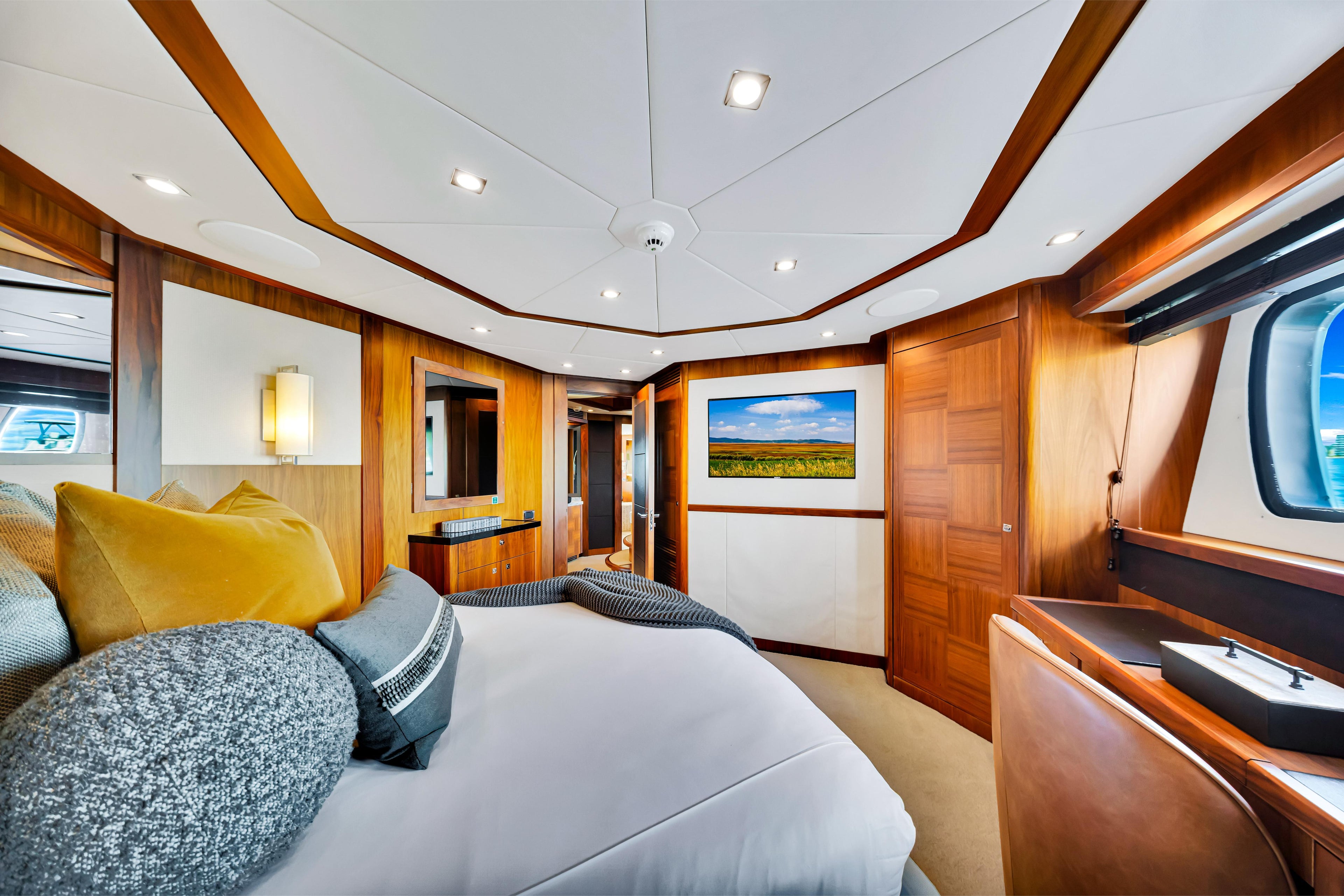 130FT Sunseeker