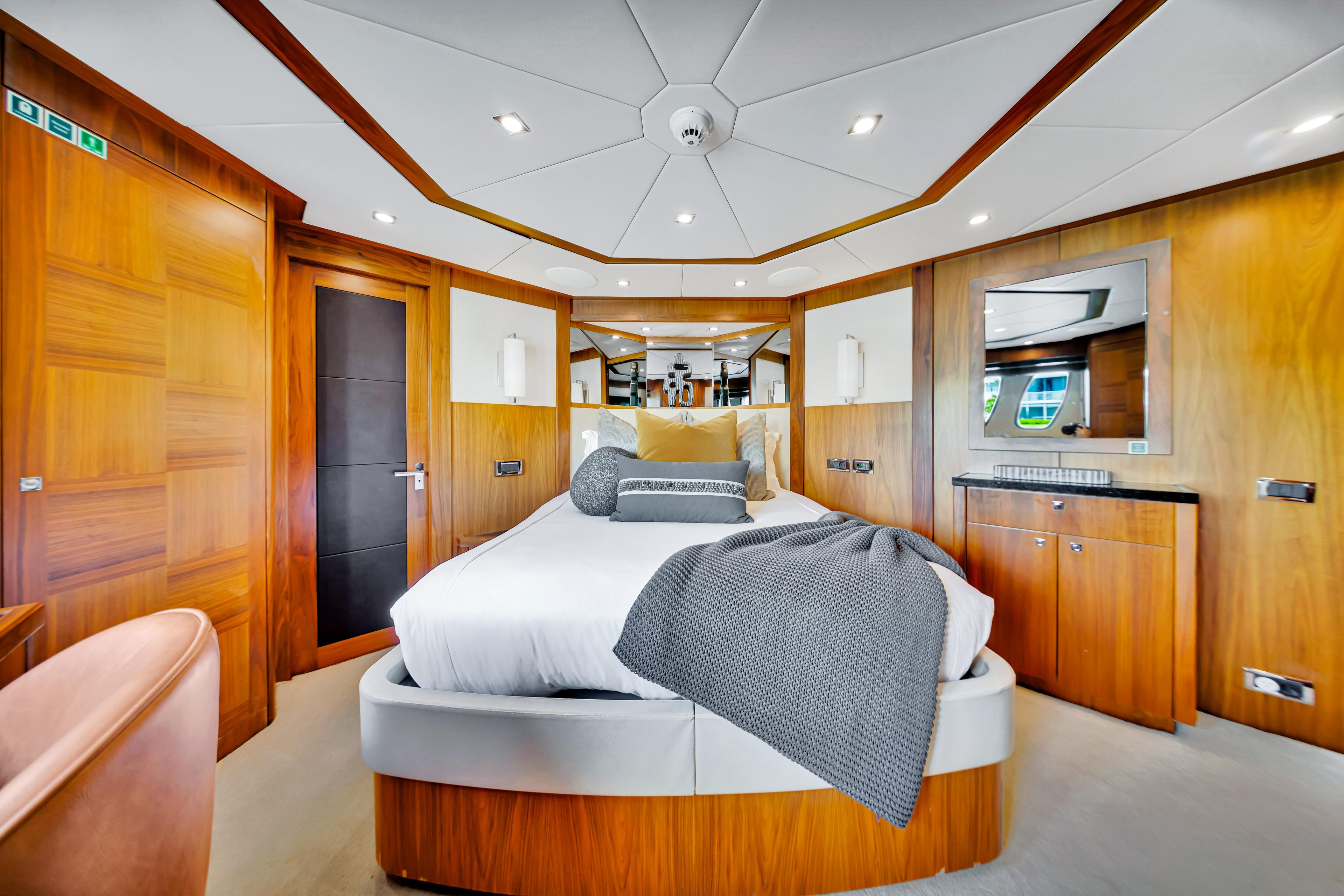 130FT Sunseeker