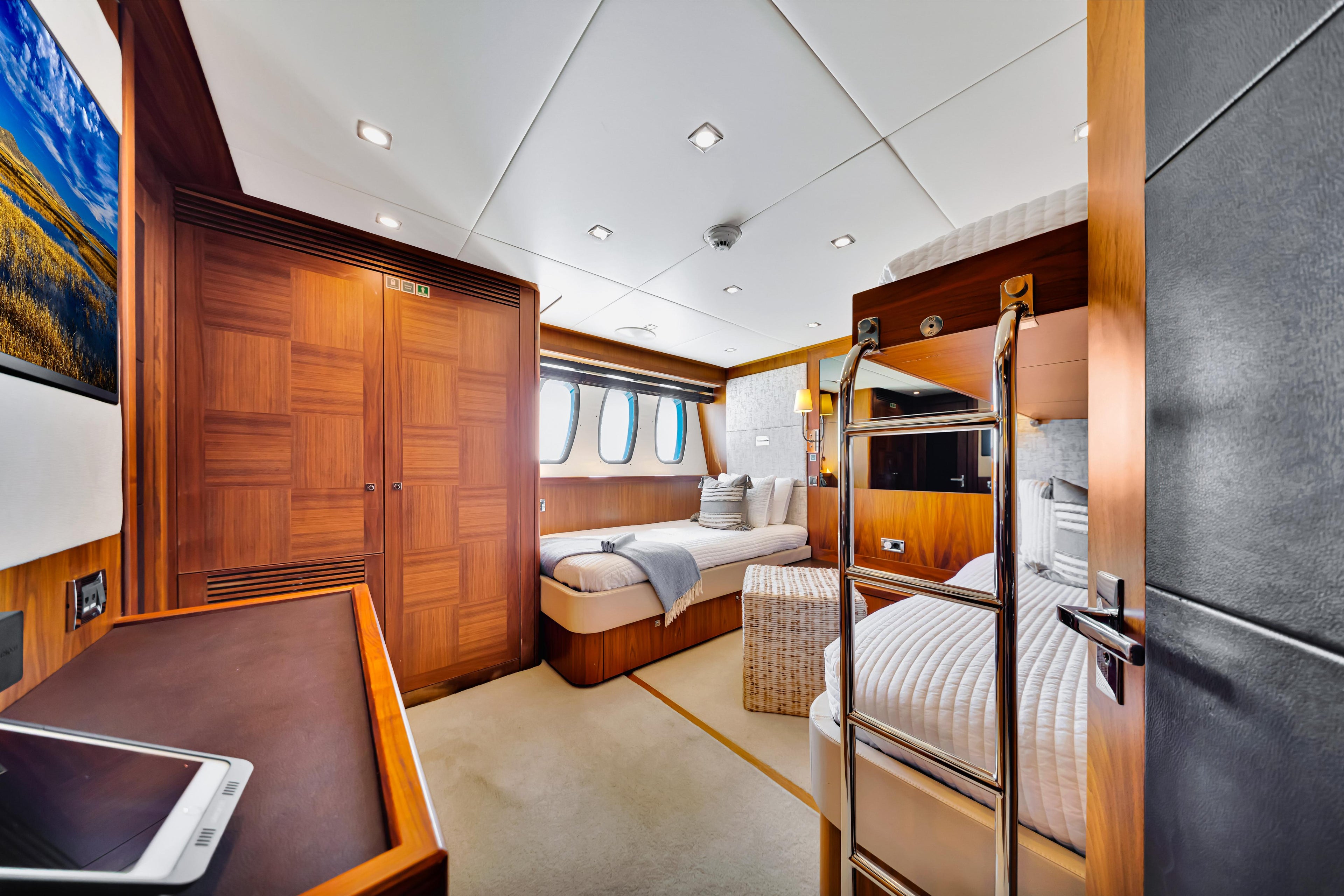 130FT Sunseeker
