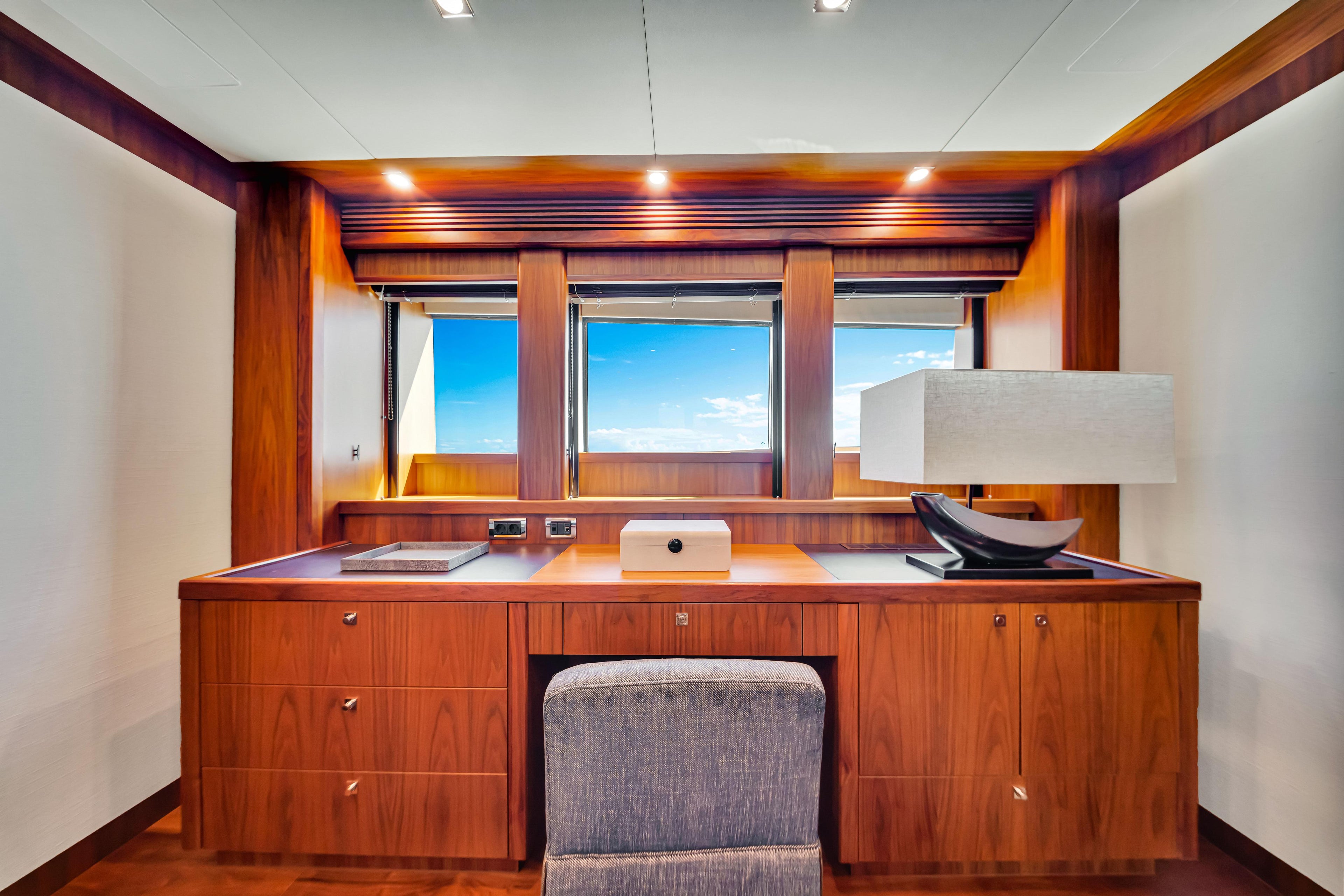 130FT Sunseeker