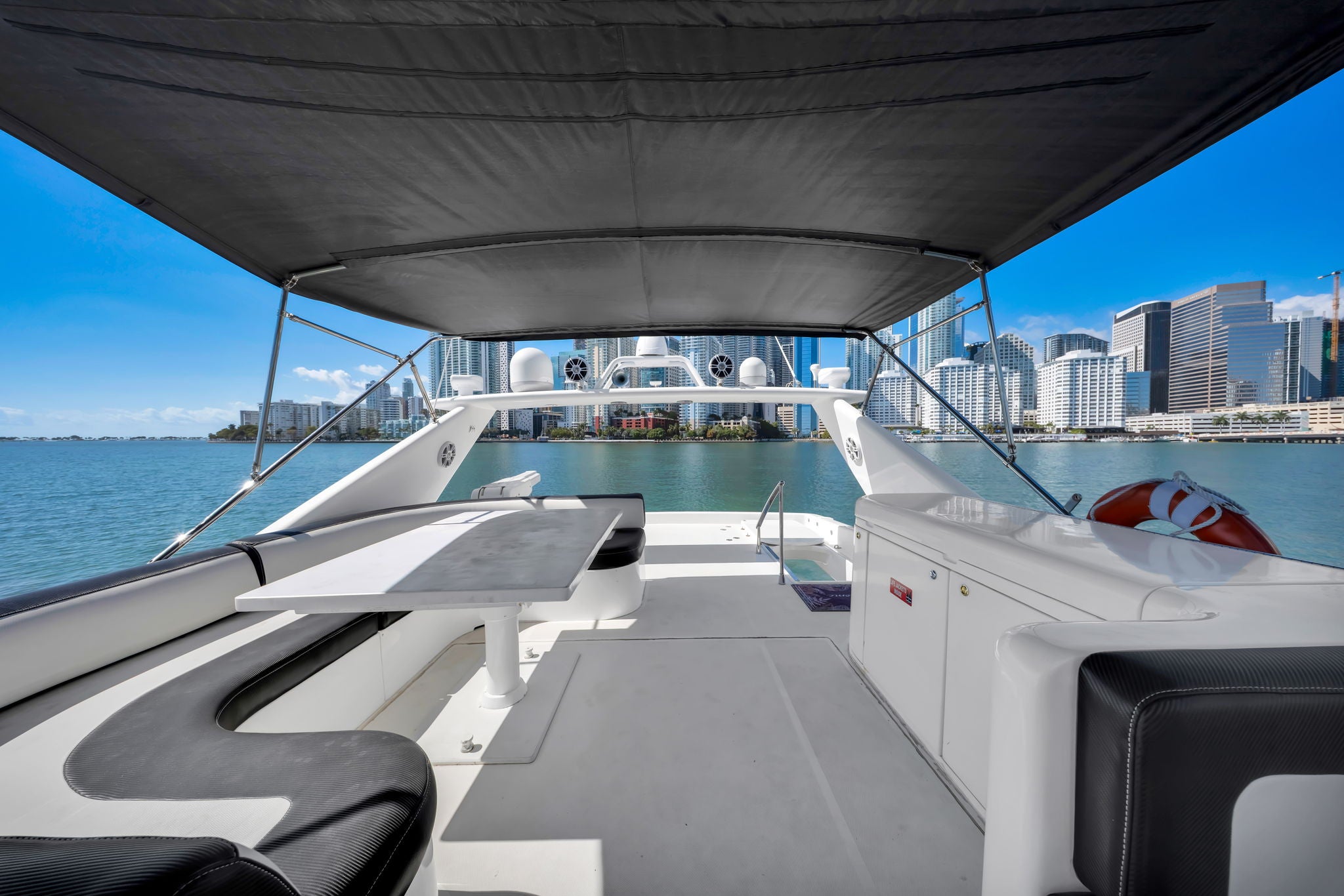 80FT Uniesse