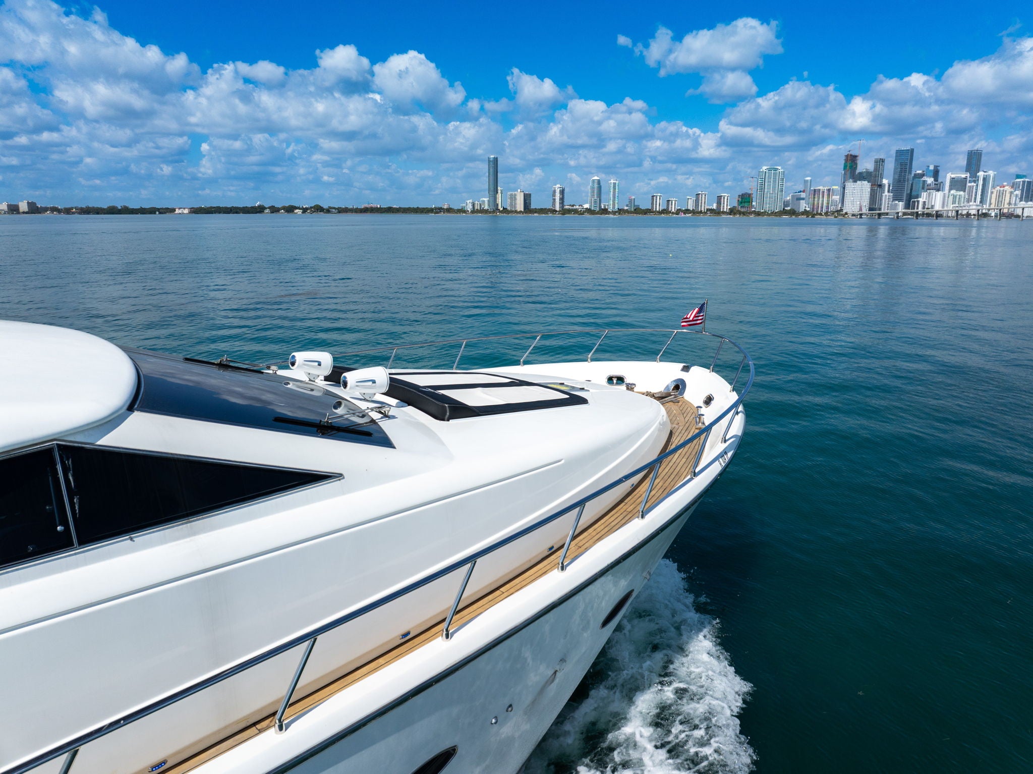 80FT Uniesse