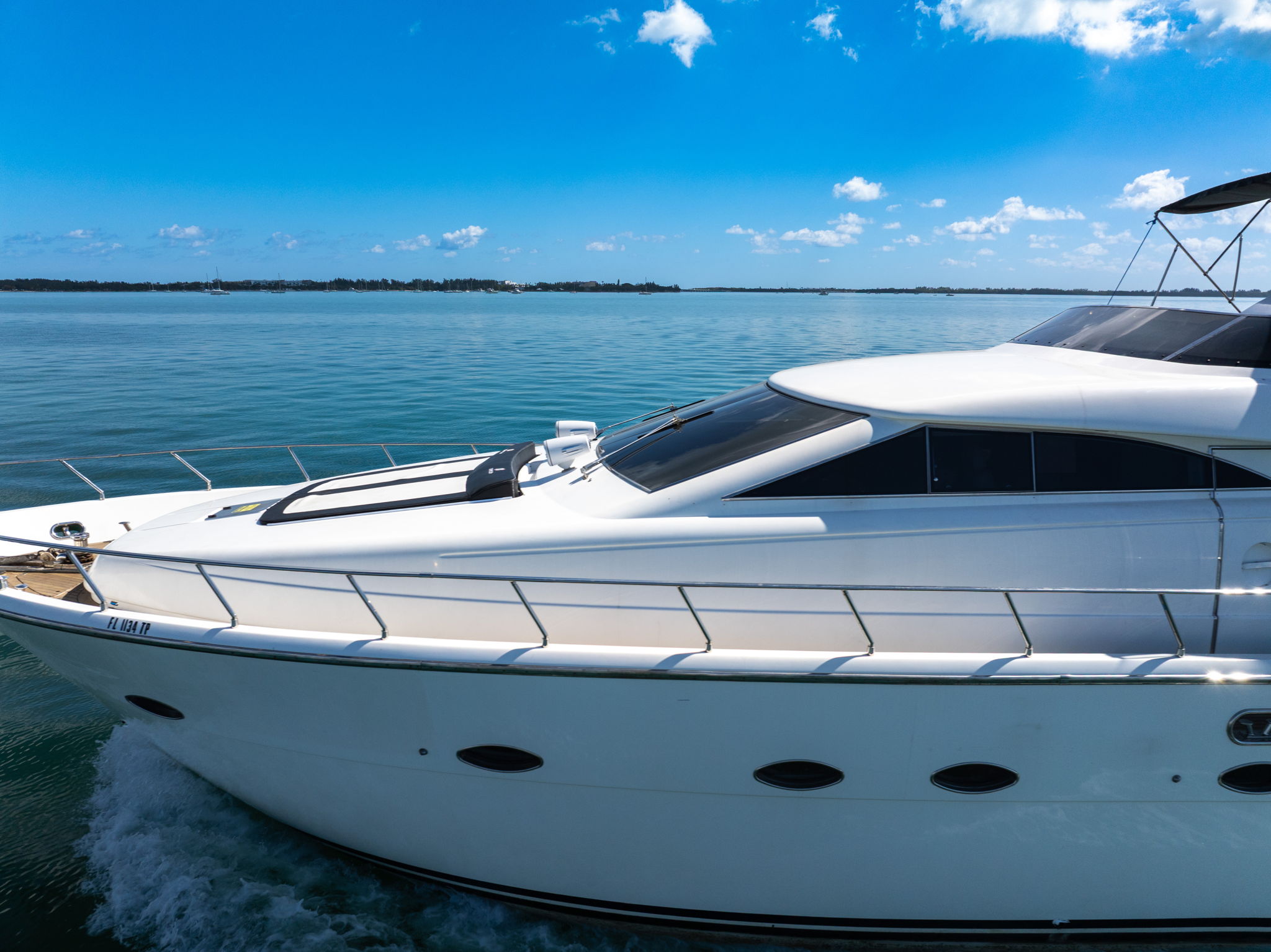 80FT Uniesse