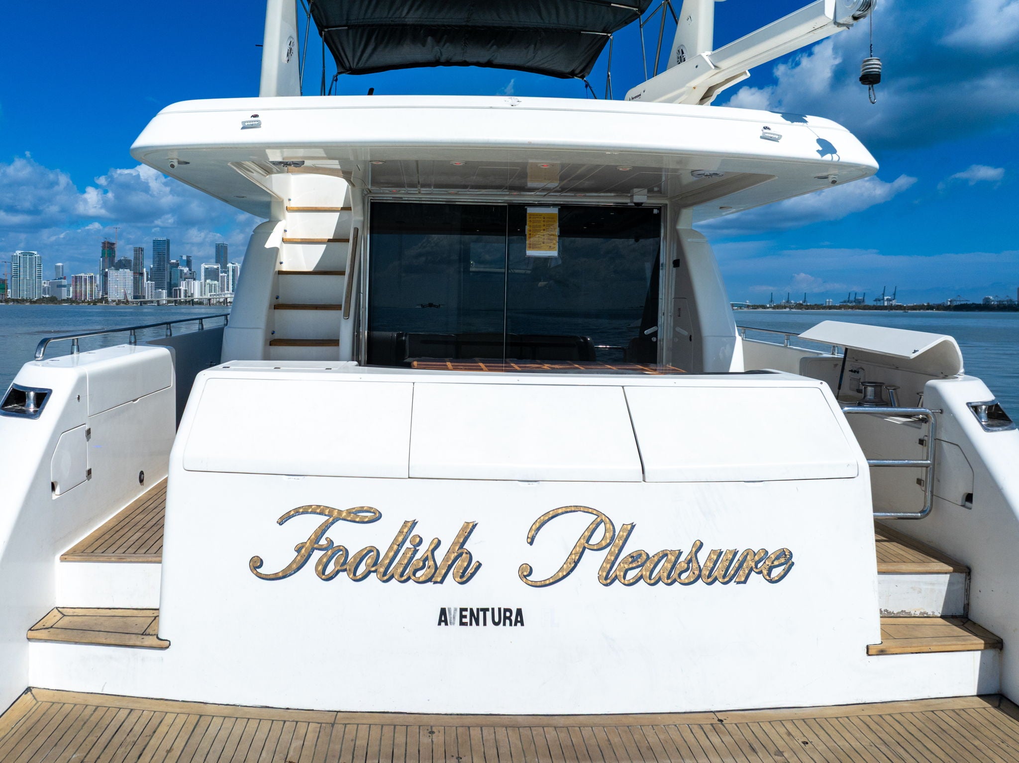 80FT Uniesse