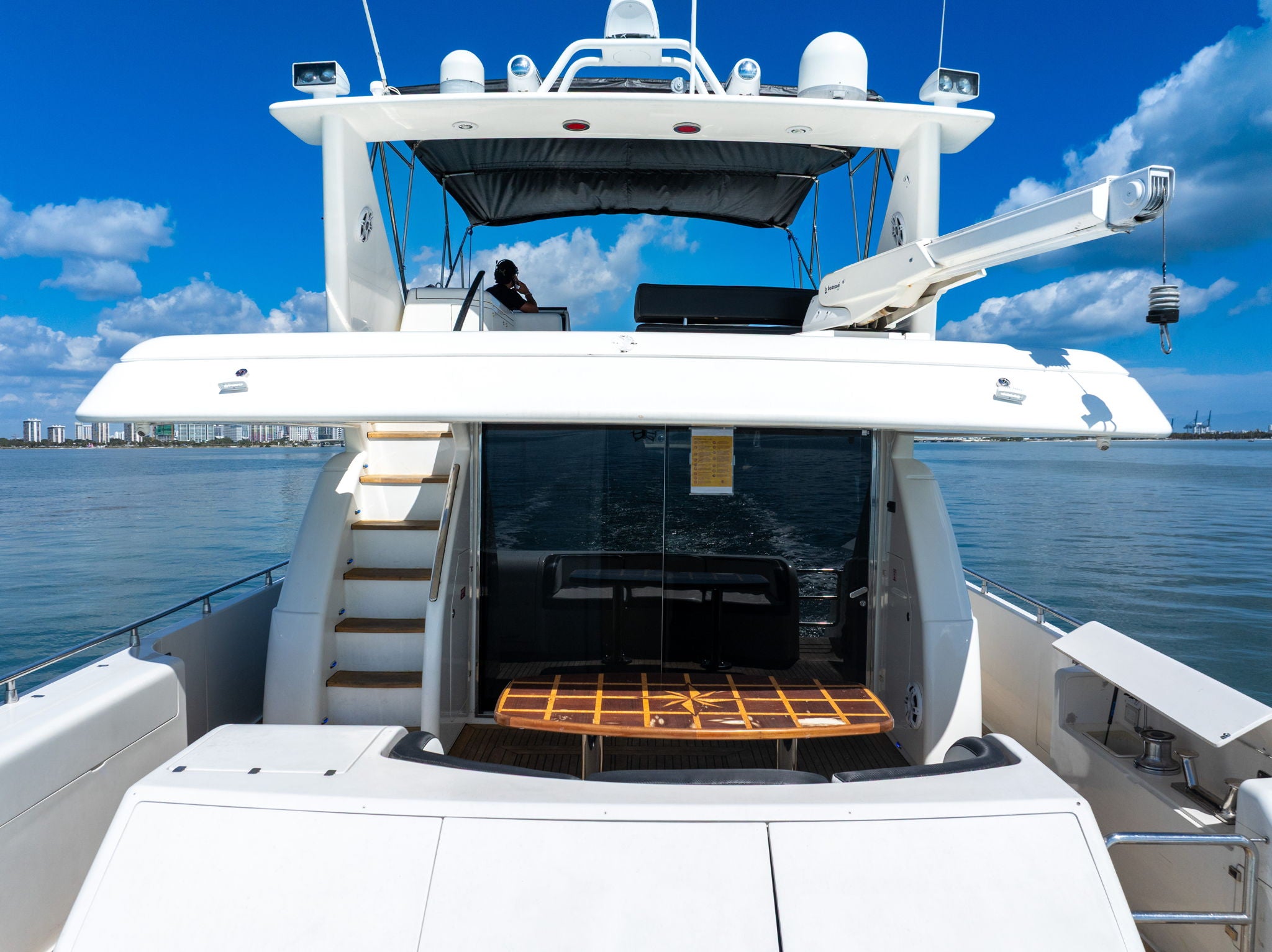 80FT Uniesse