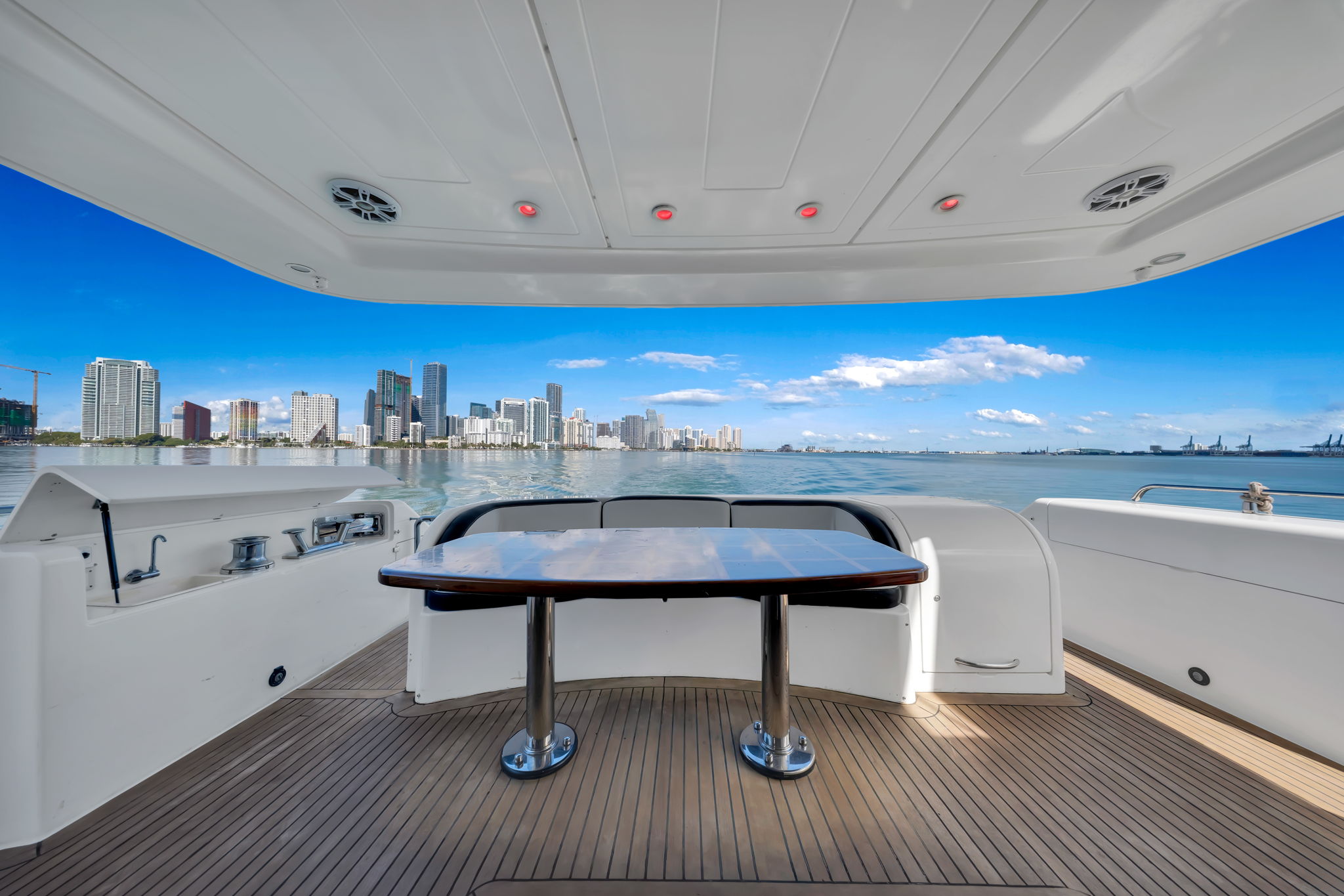 80FT Uniesse