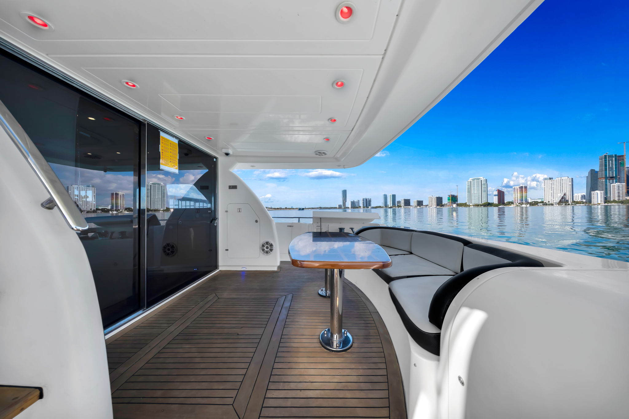 80FT Uniesse