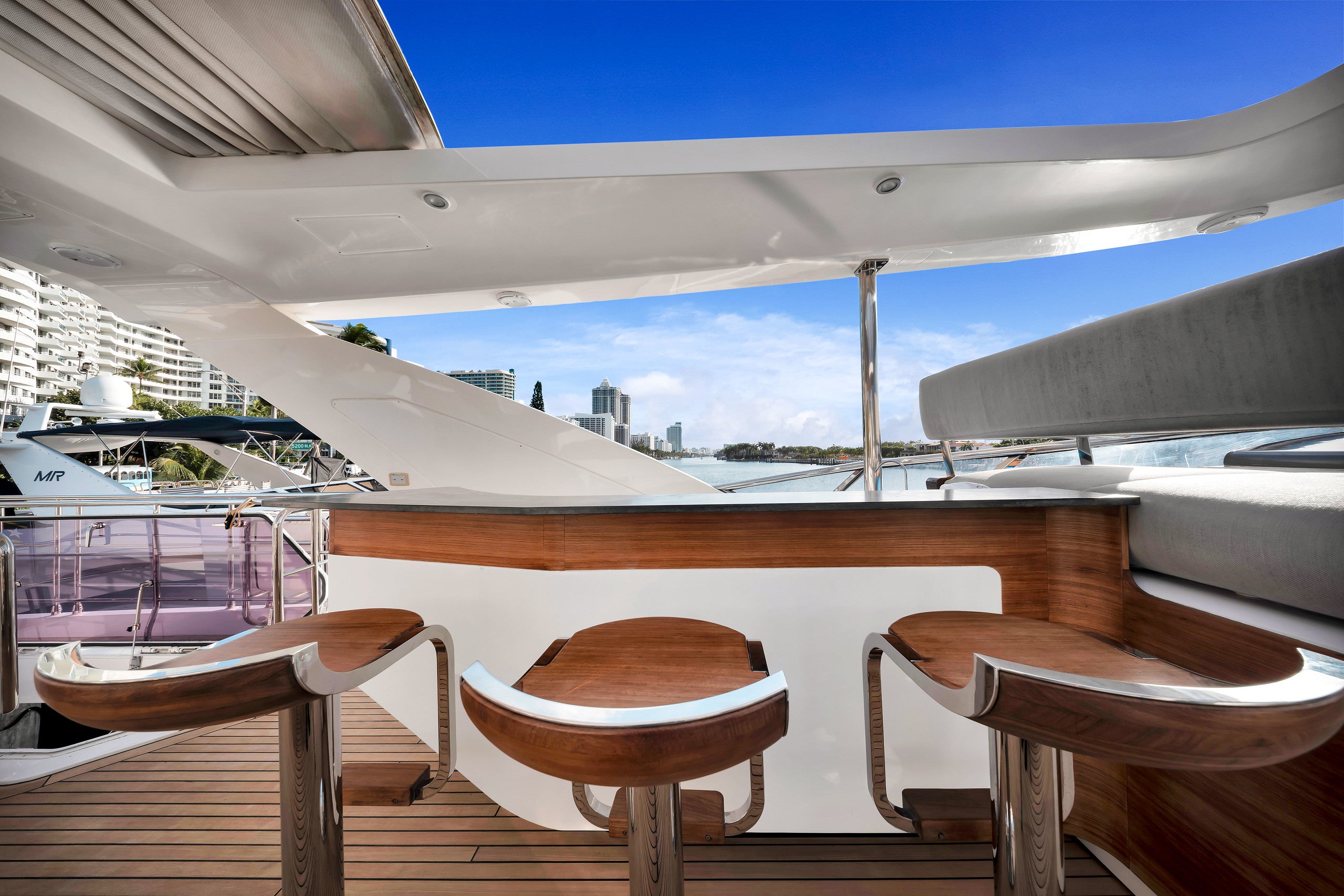 88FT Azimut