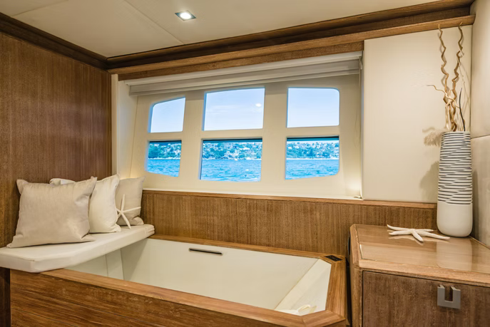 82ft Nissi