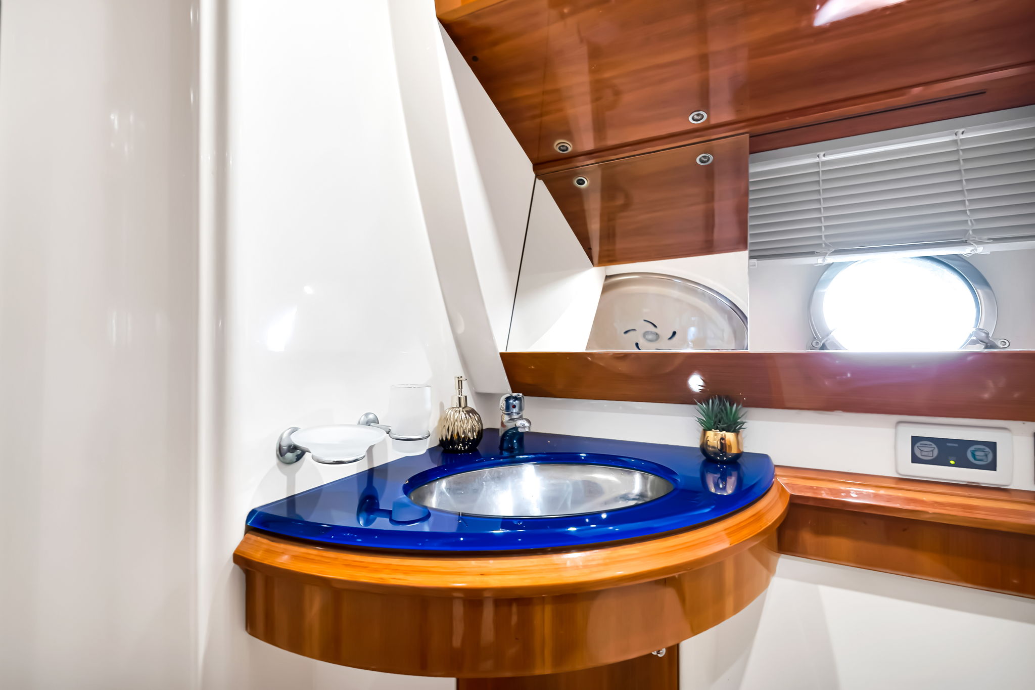 60 FT Azimut Gold