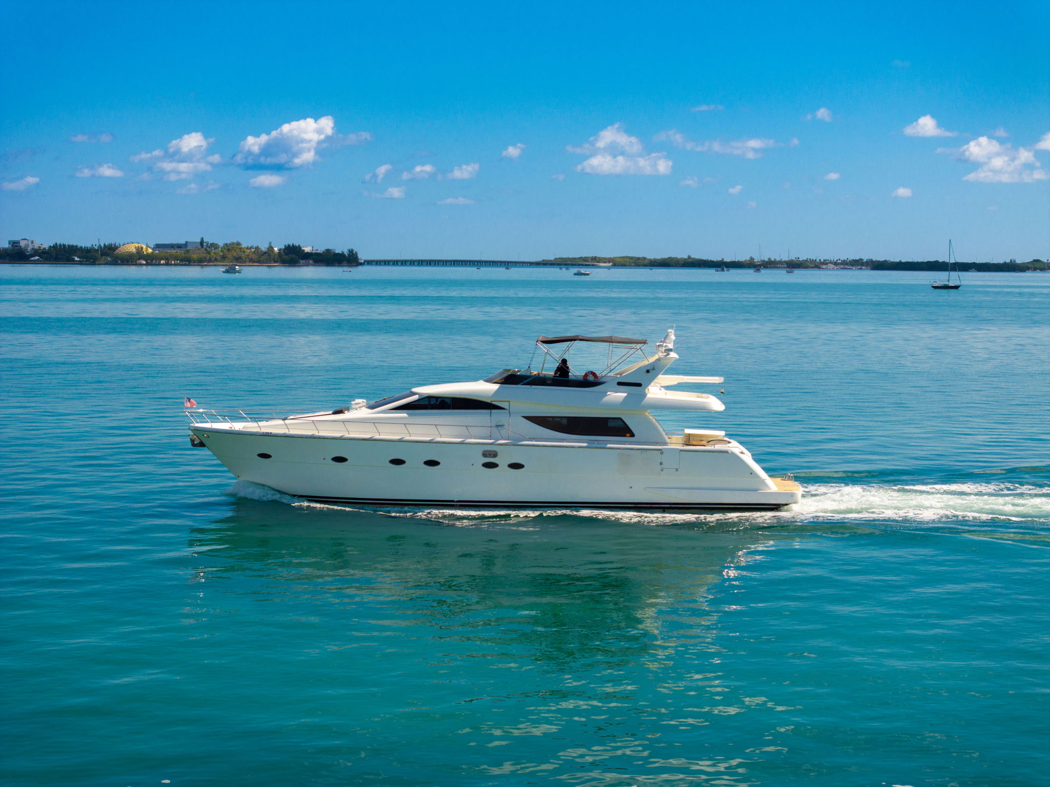 80FT Uniesse