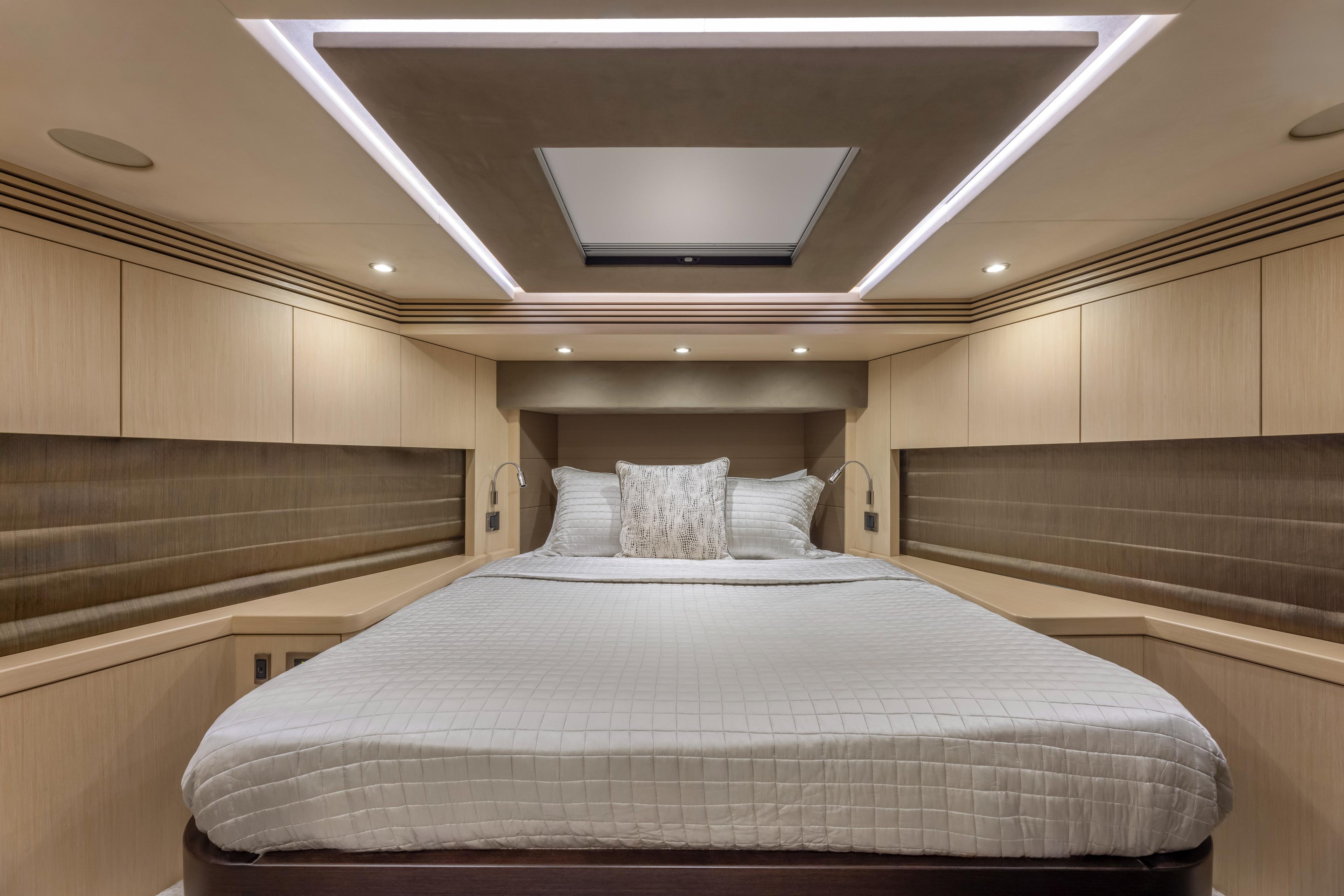 78FT Sunseeker Helios