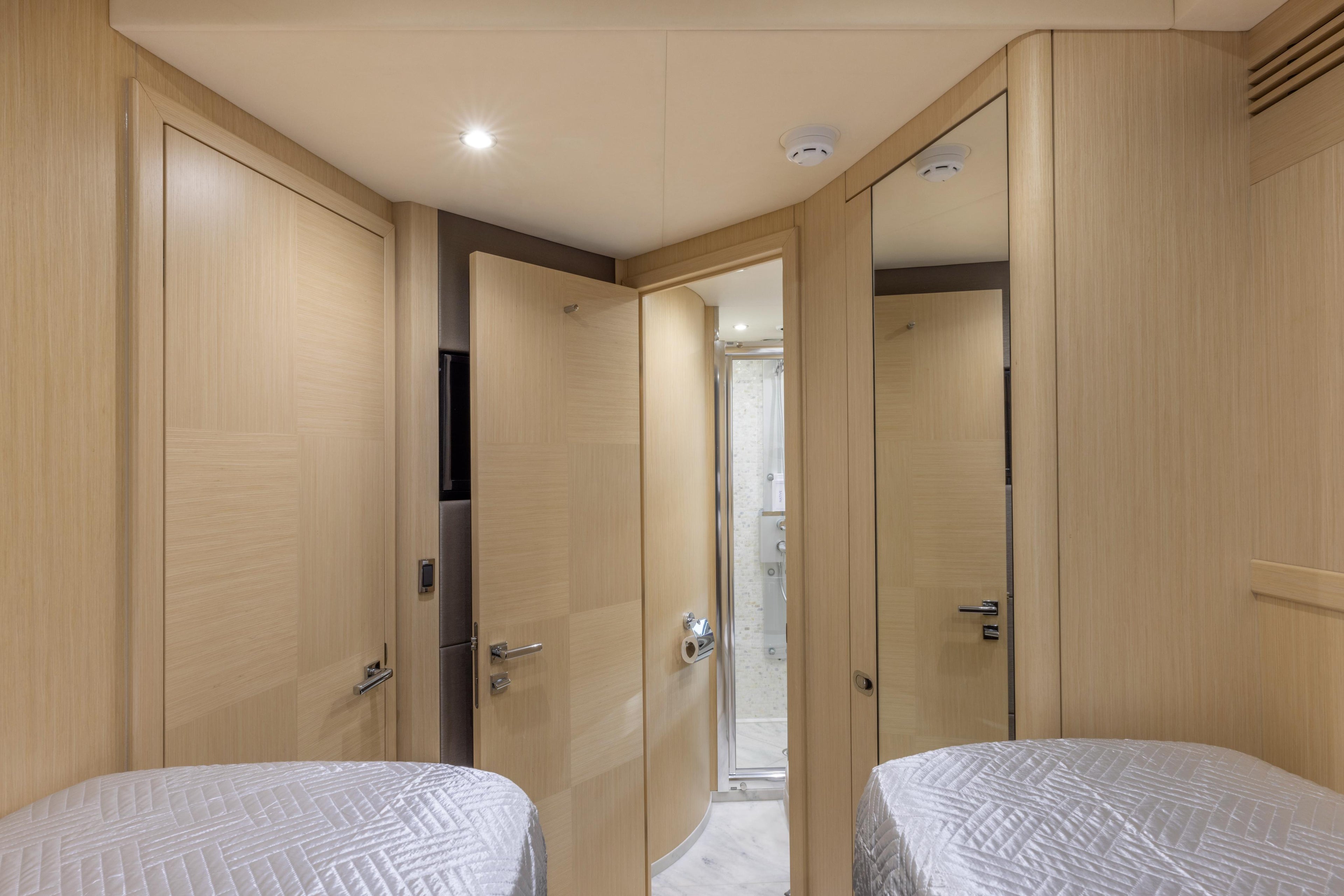 78FT Sunseeker Helios
