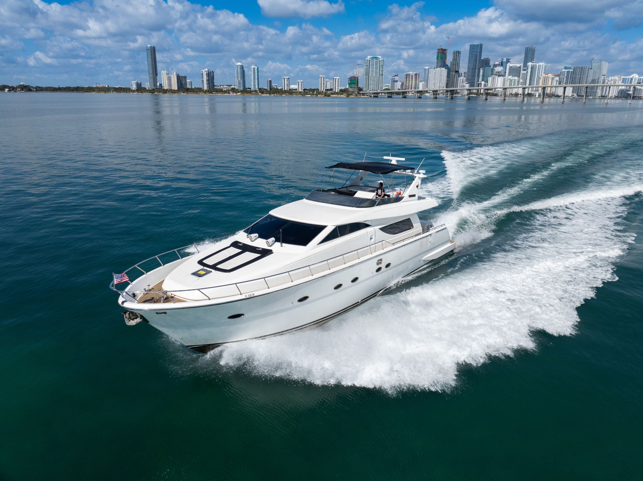 80FT Uniesse