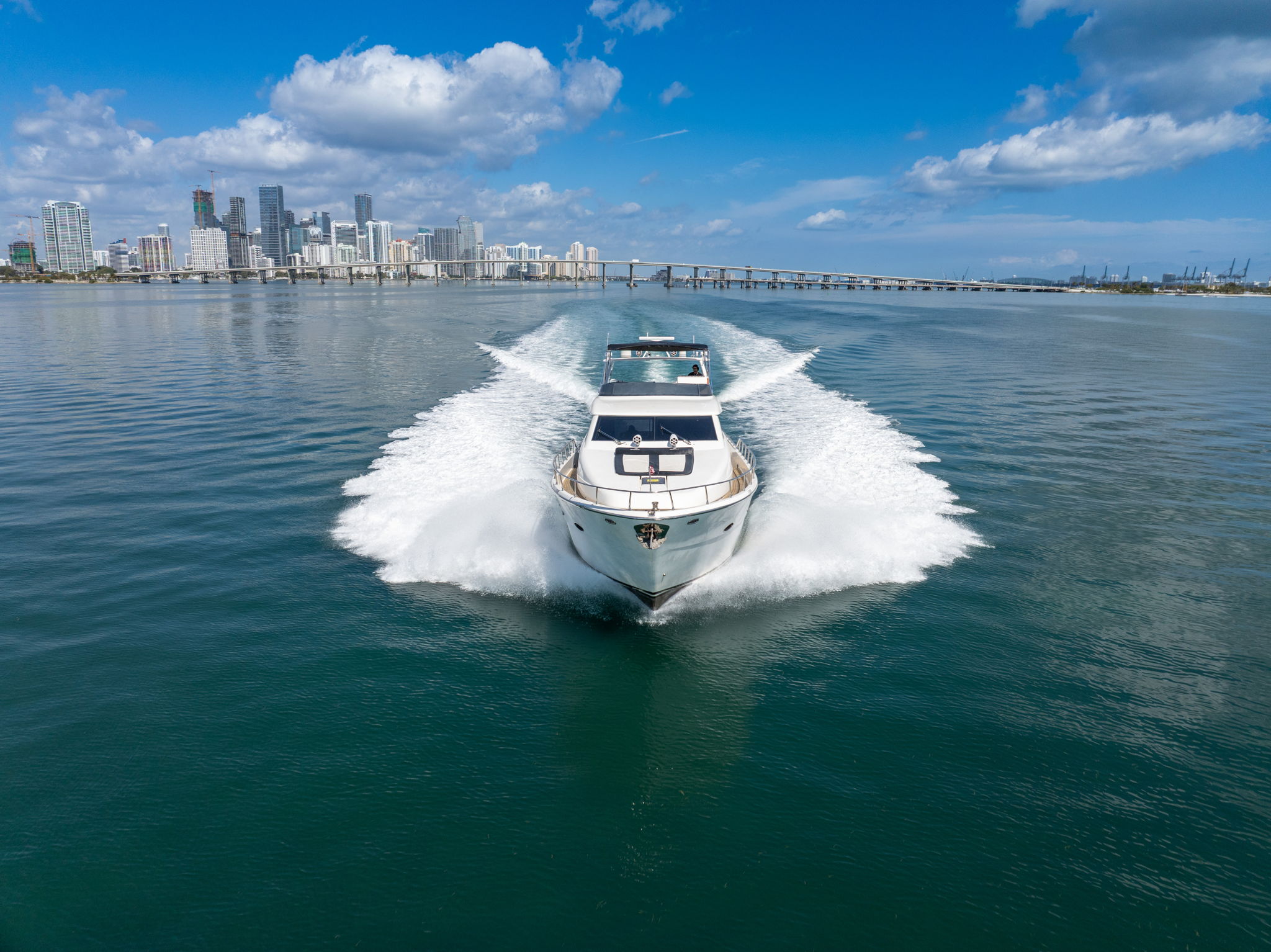 80FT Uniesse