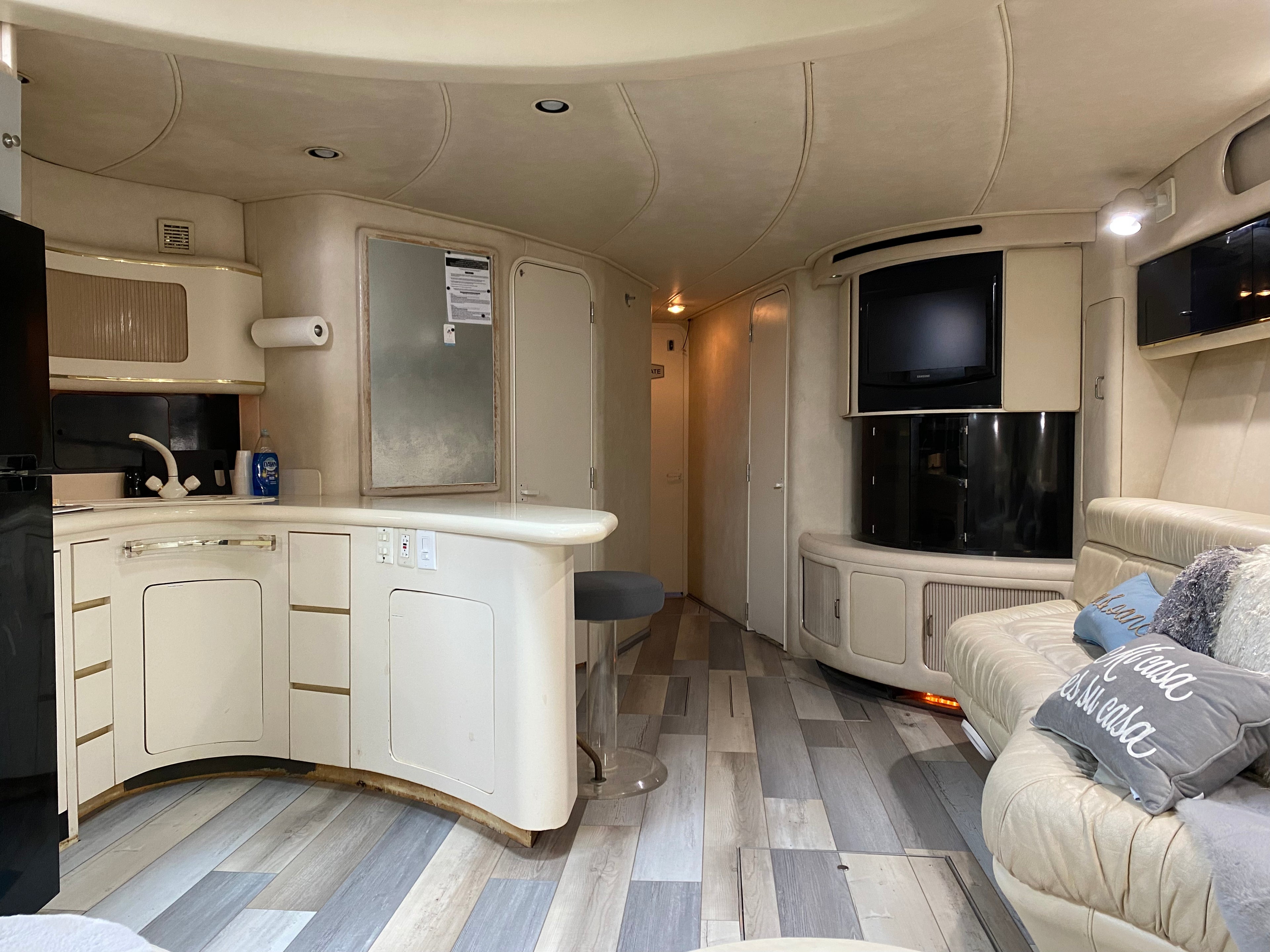 70FT Sea Ray