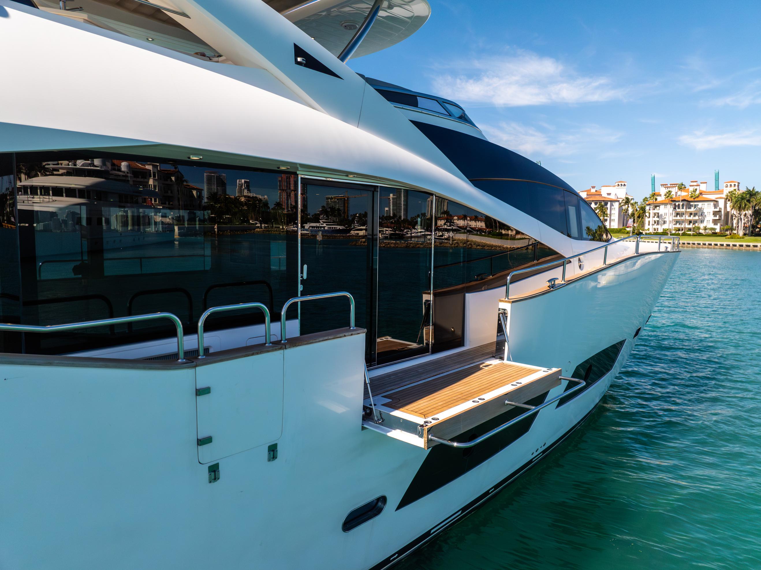 96FT Sunseeker