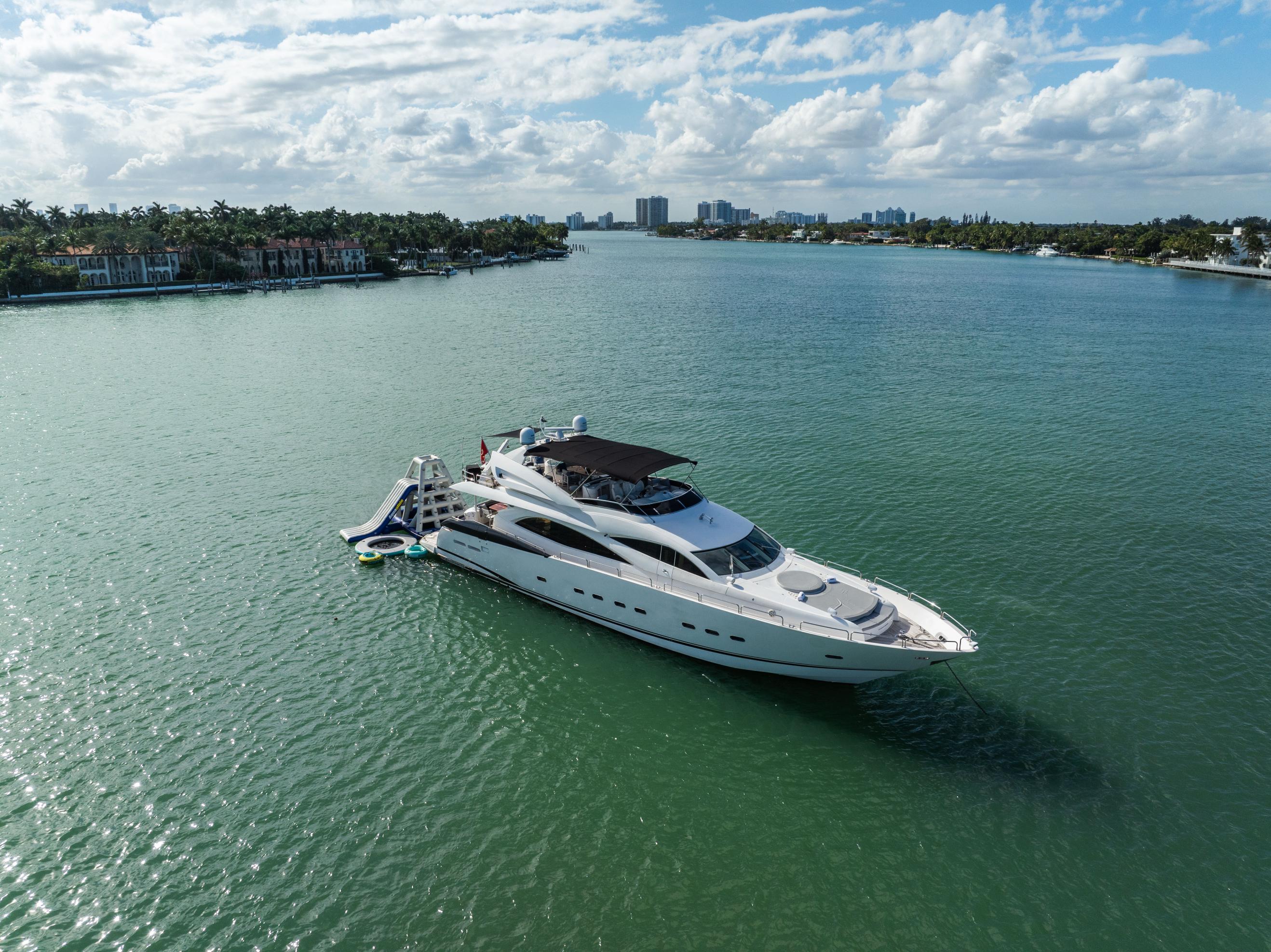 94FT Sunseeker SVWC (Jacuzzi)
