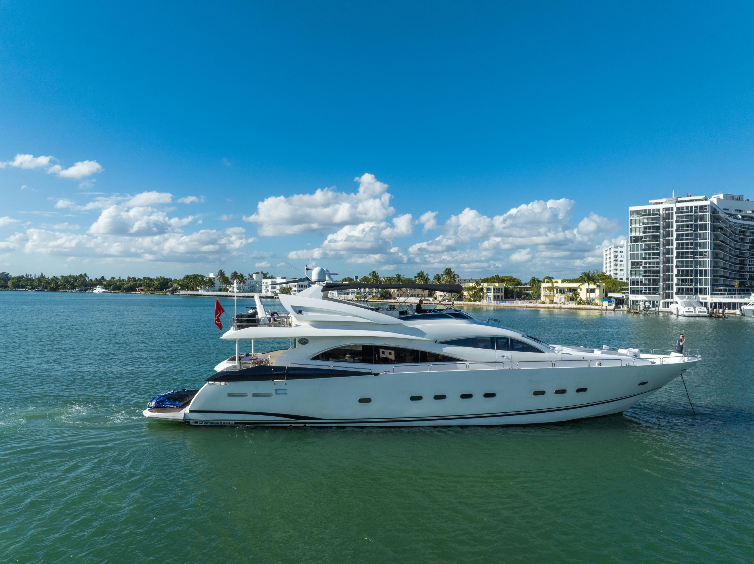 94FT Sunseeker SVWC (Jacuzzi)