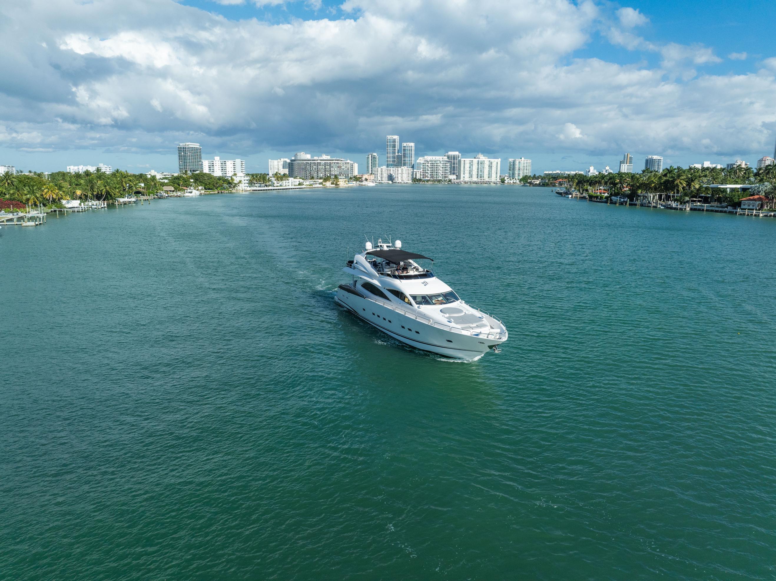 94FT Sunseeker SVWC (Jacuzzi)