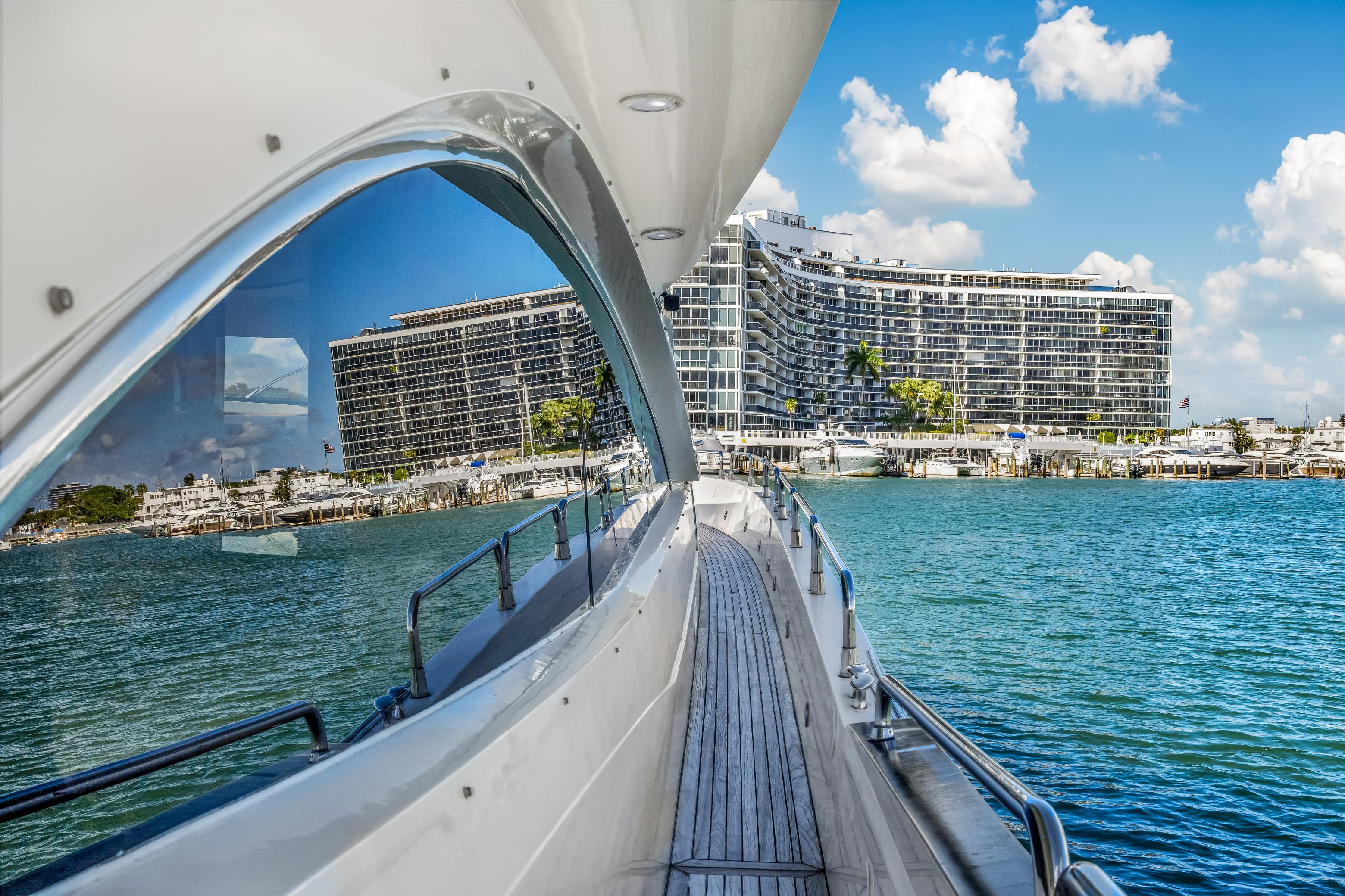 94FT Sunseeker SVWC (Jacuzzi)
