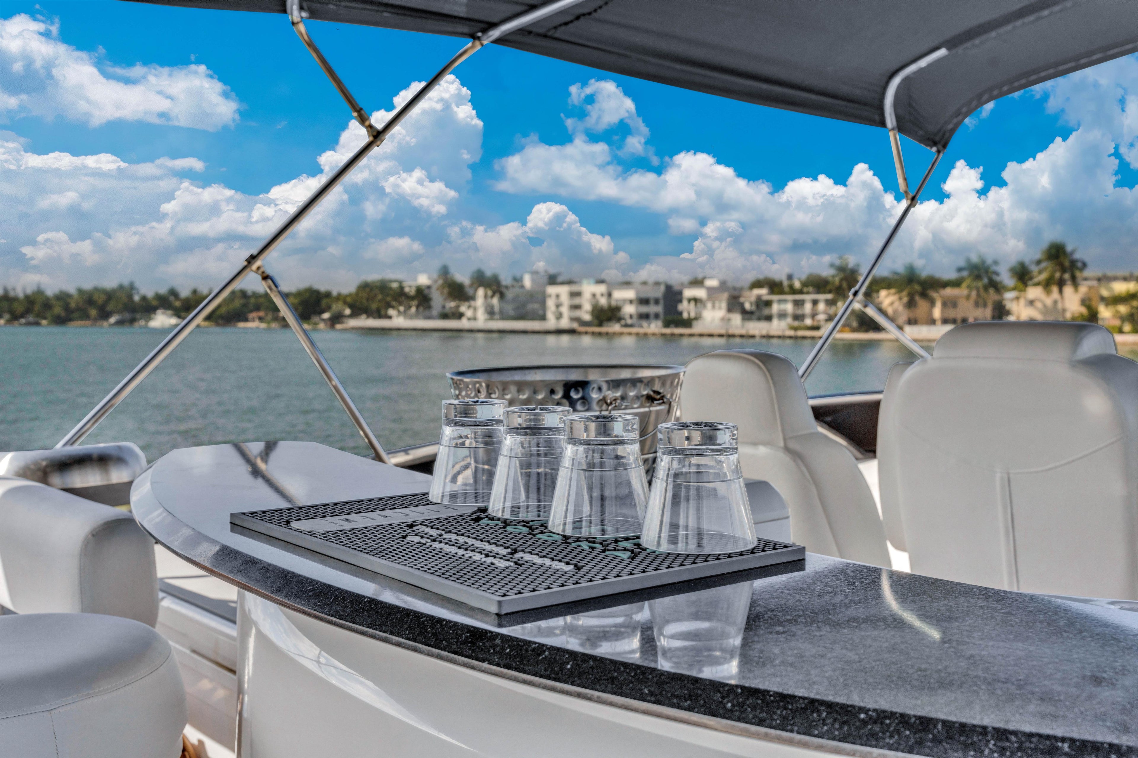 94FT Sunseeker SVWC (Jacuzzi)