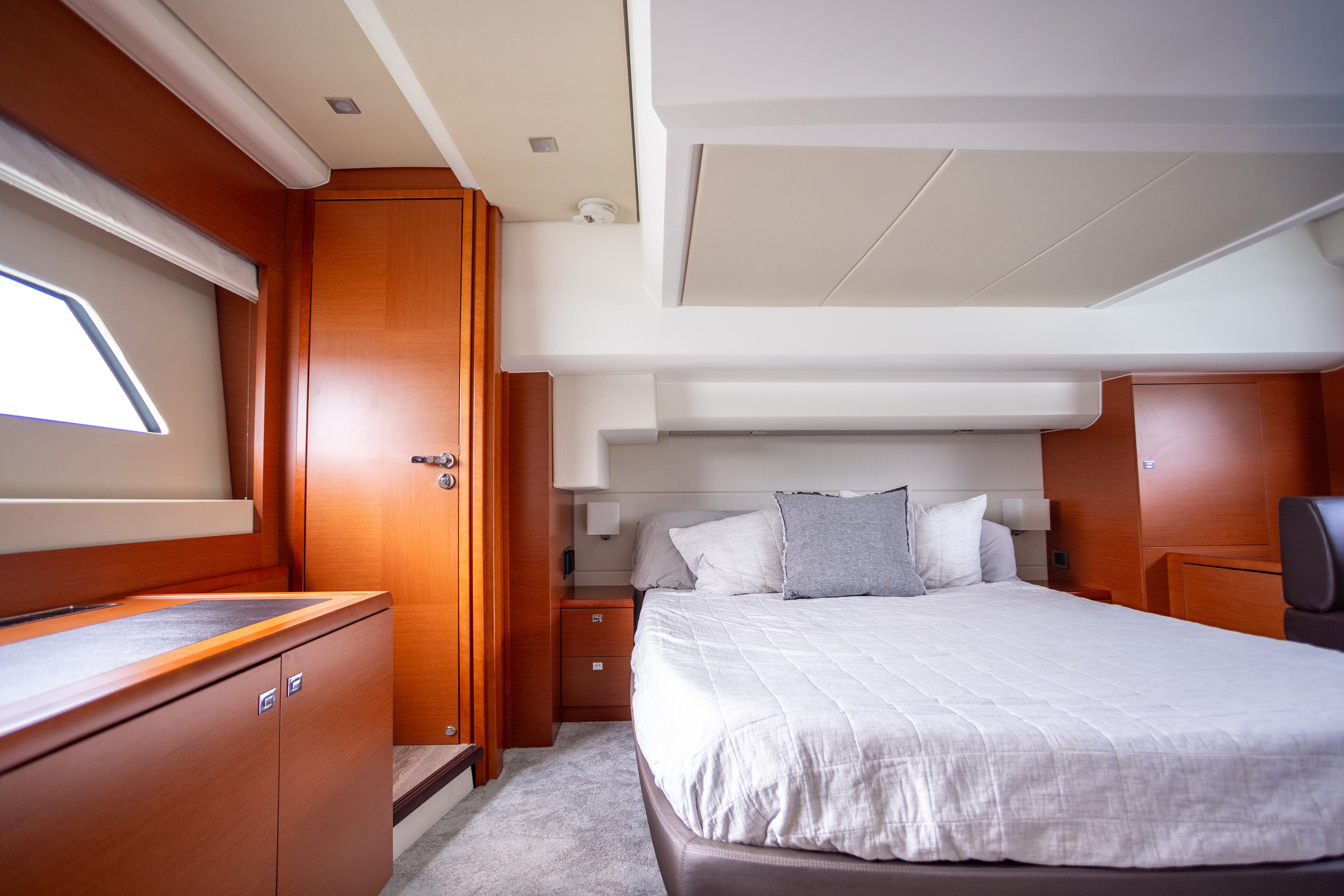 58FT Prestige