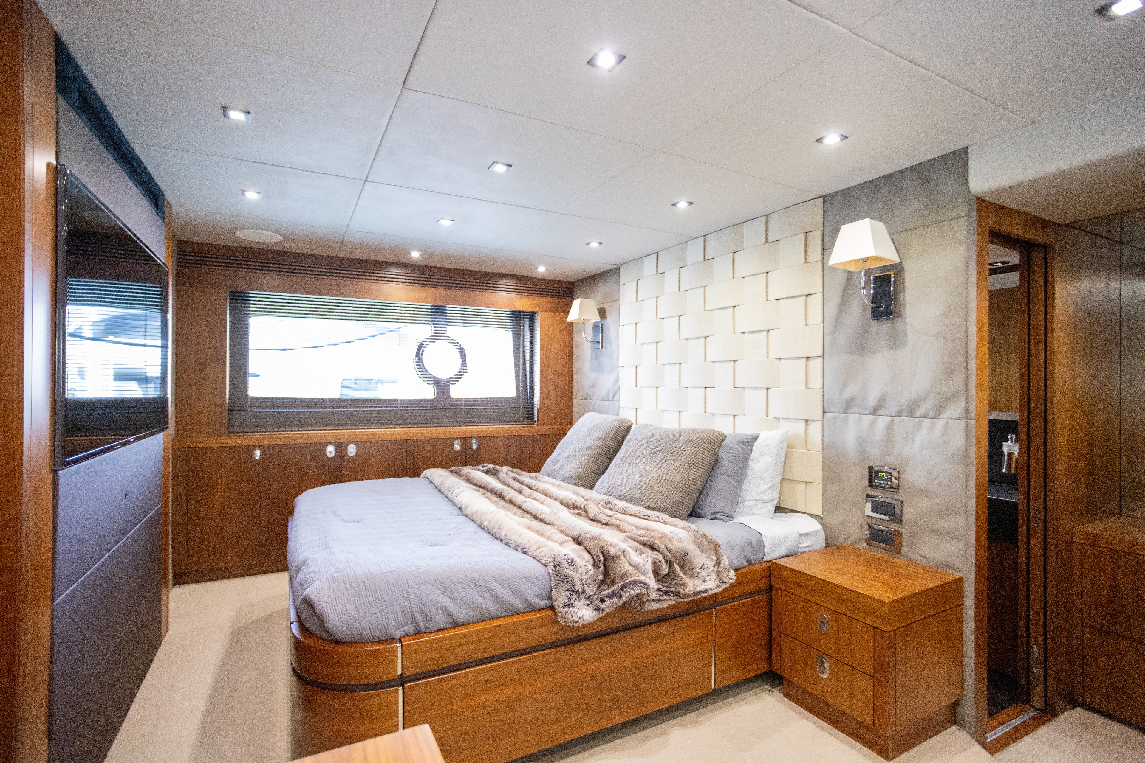 80FT Sunseeker SMU