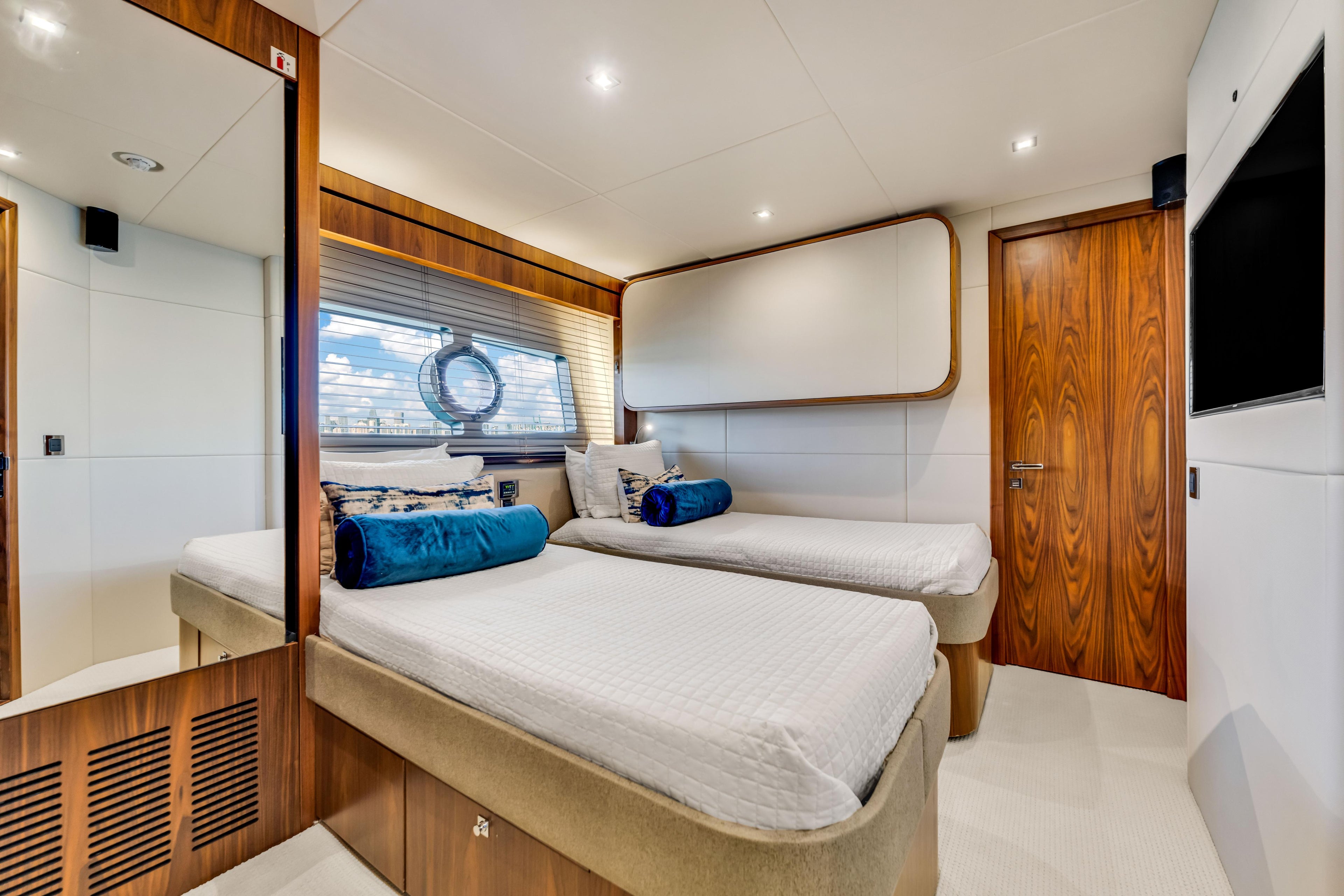 96FT Sunseeker
