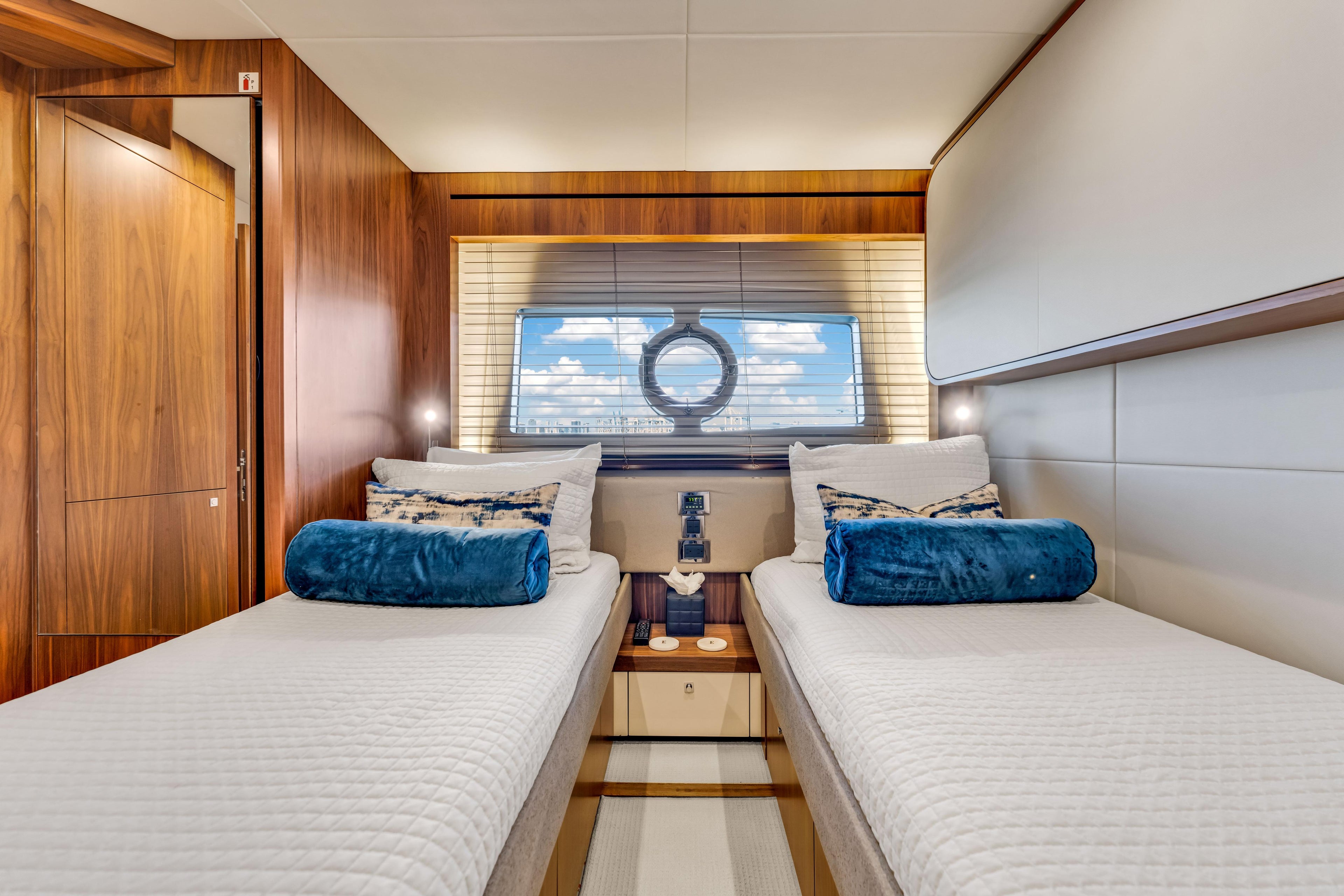 96FT Sunseeker