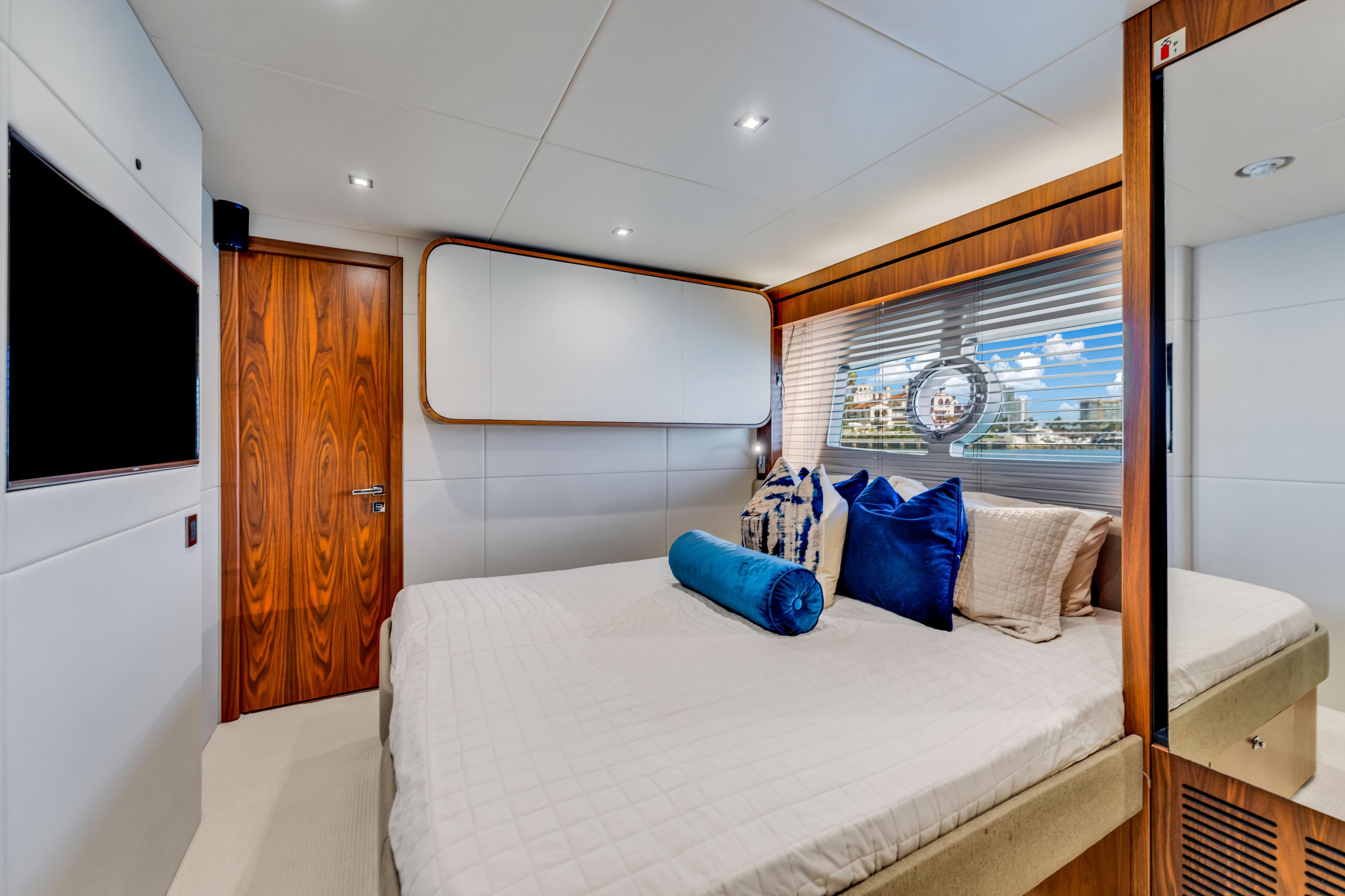 96FT Sunseeker