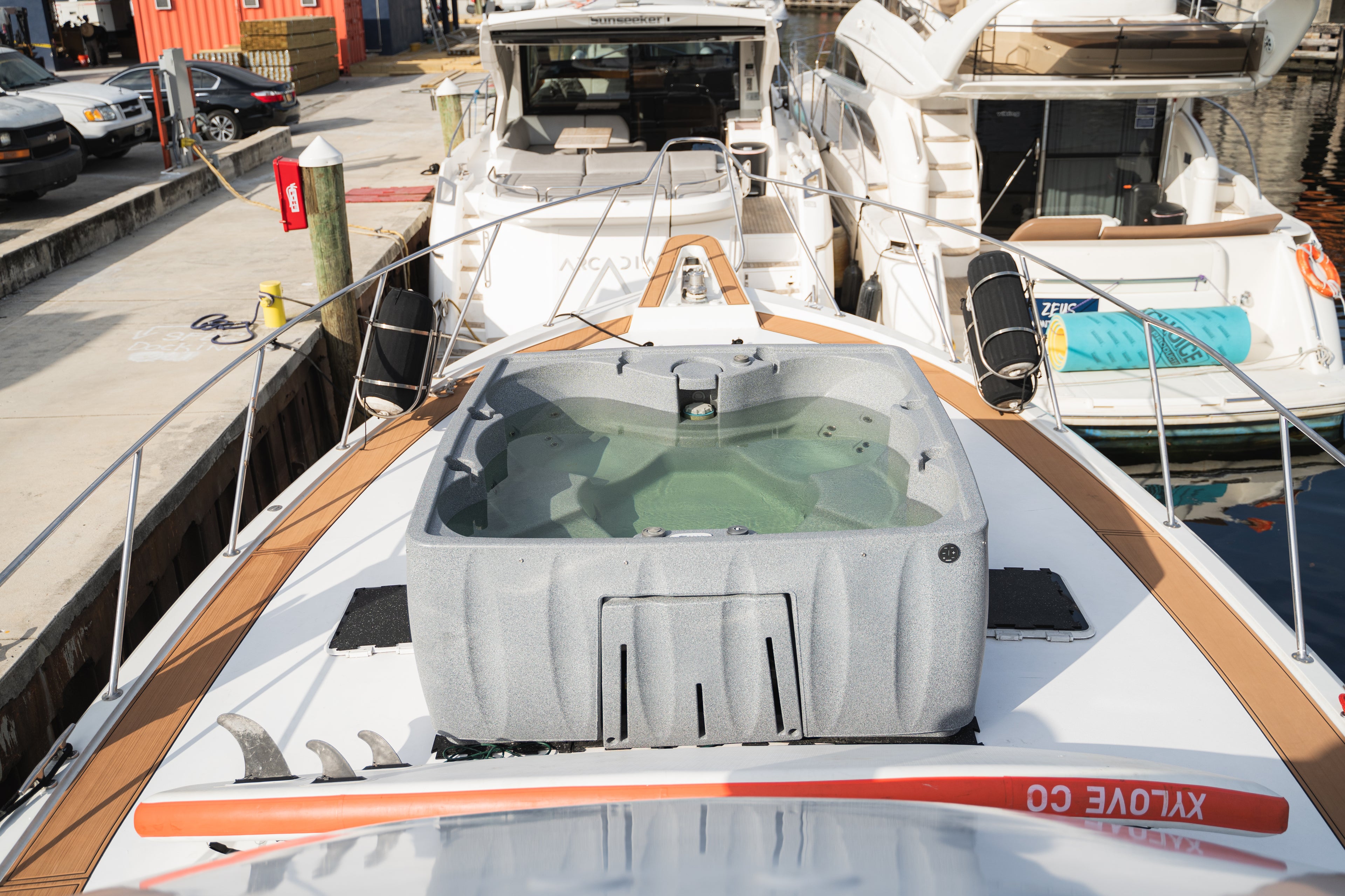 60FT Hatteras