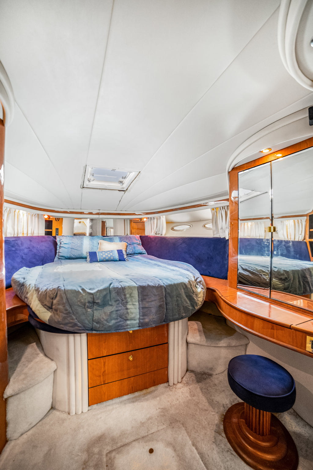 60 FT Sea Ray HK