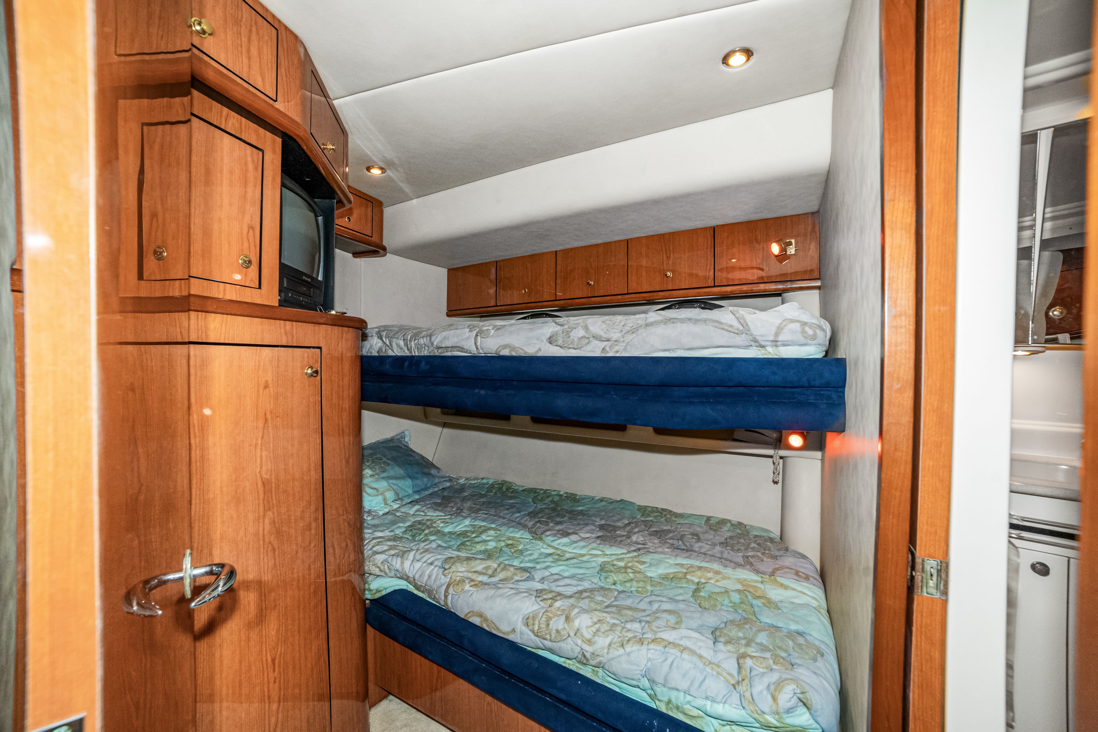 60 FT Sea Ray HK