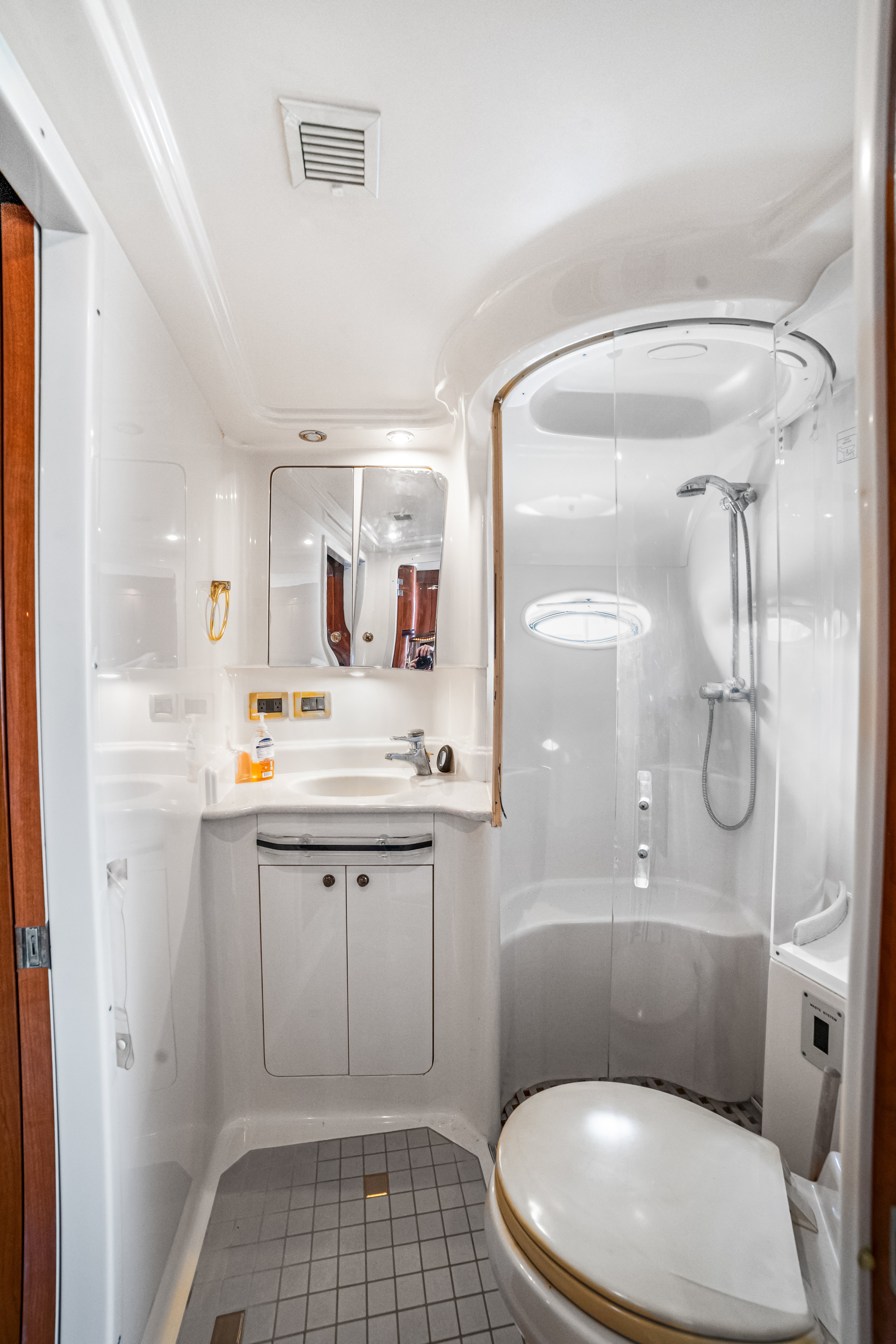 60 FT Sea Ray HK