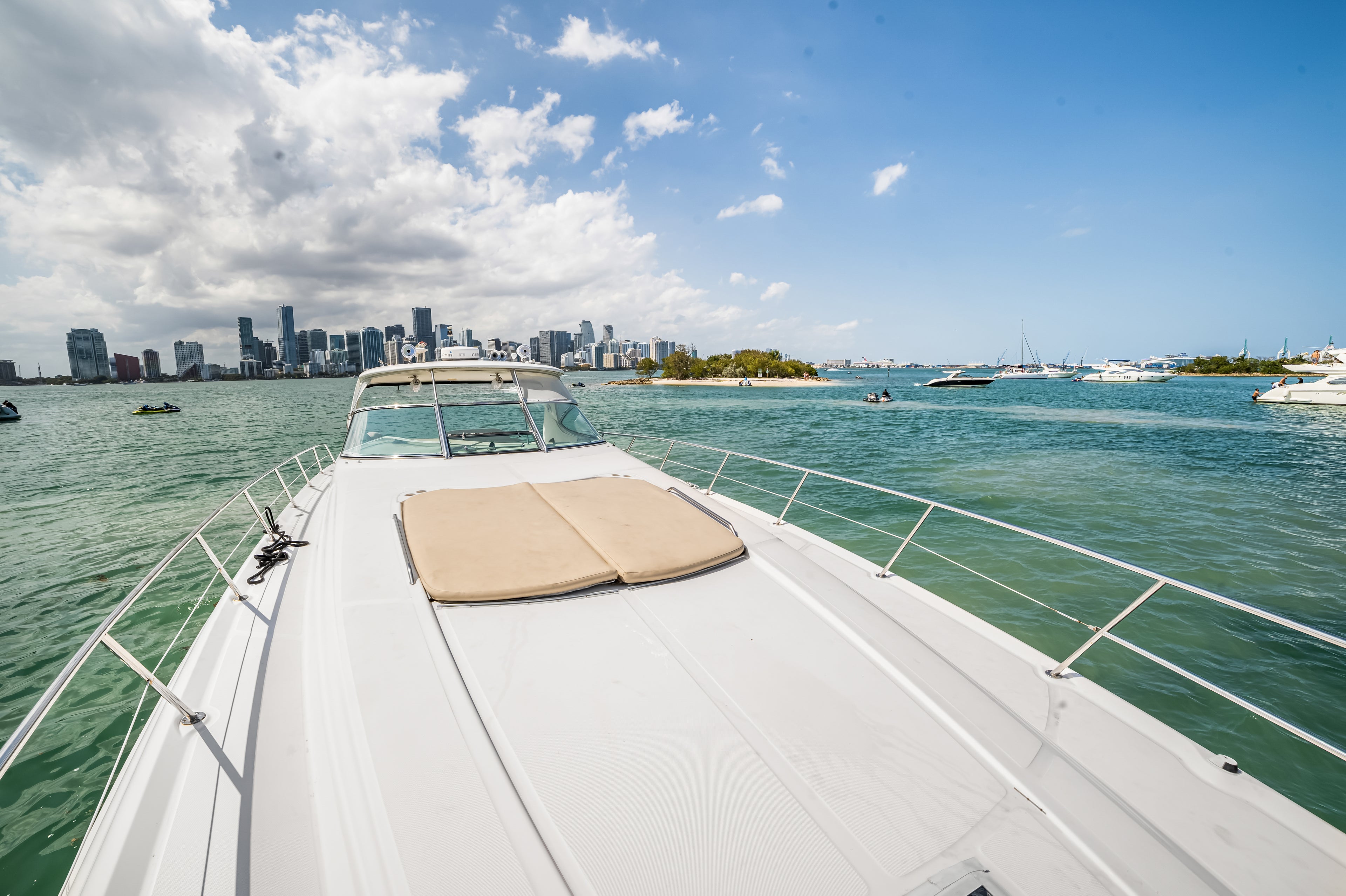 60 FT Sea Ray HK