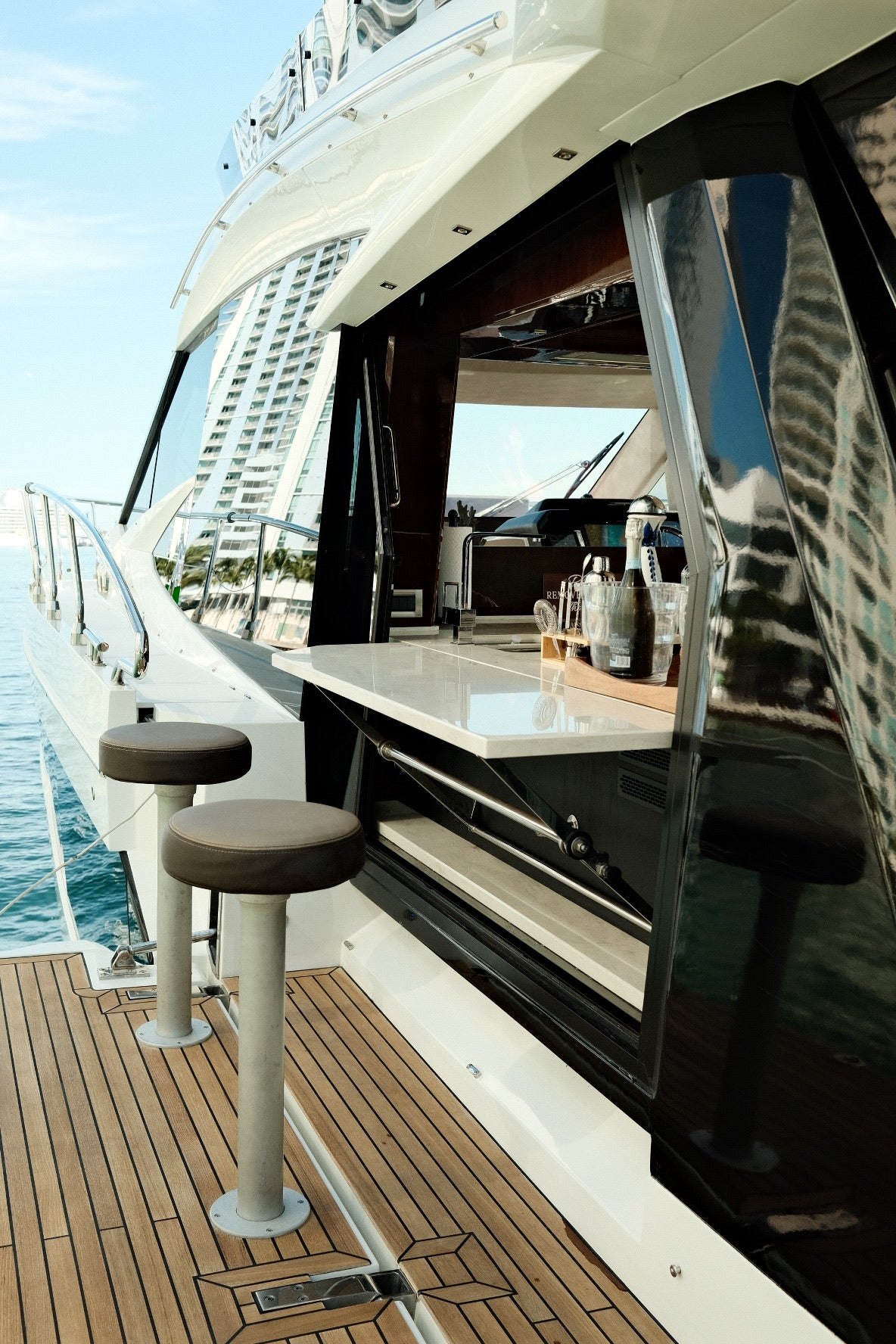 53ft Galeon Fly