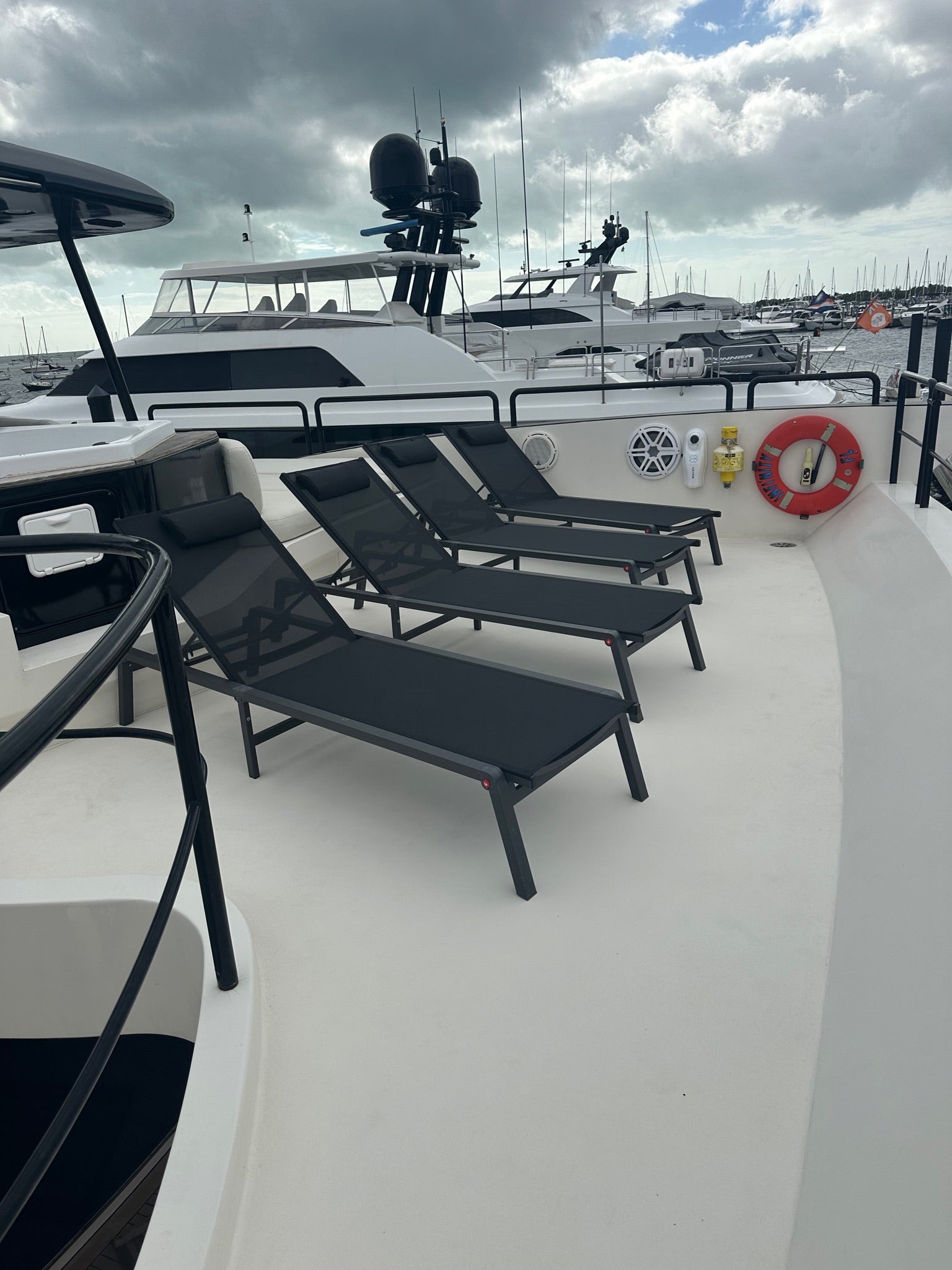 130FT Azimut / "Infinity"