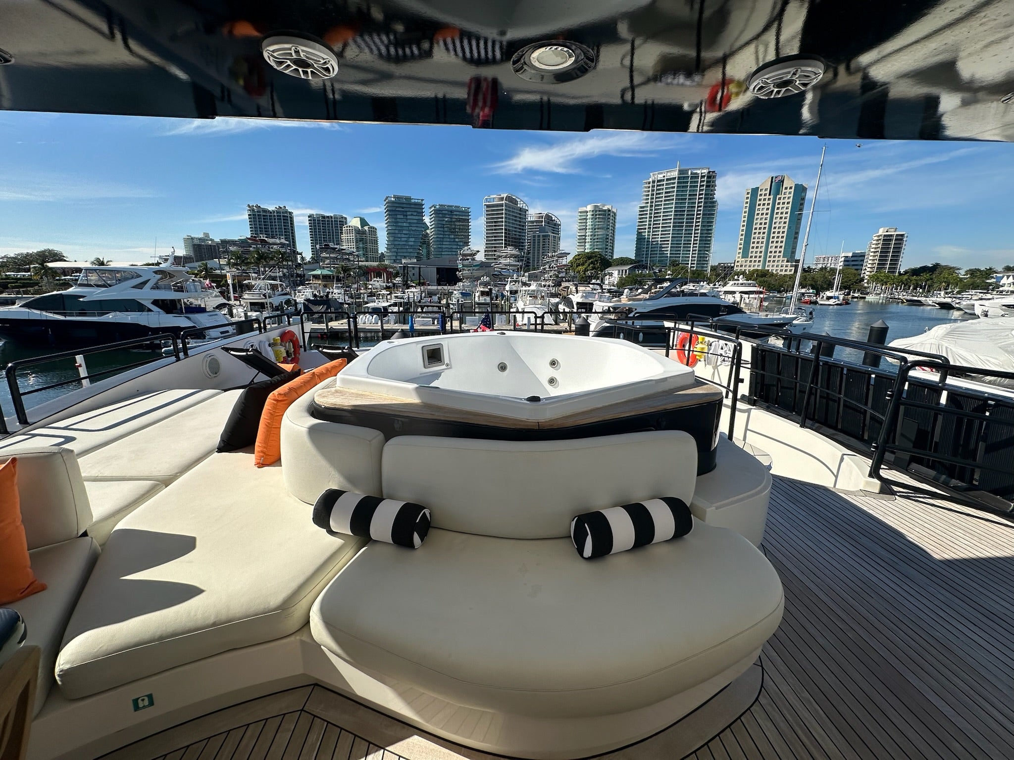 130FT Azimut / "Infinity"