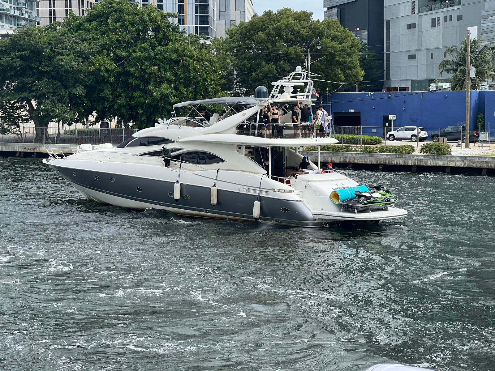 90FT Sunseeker