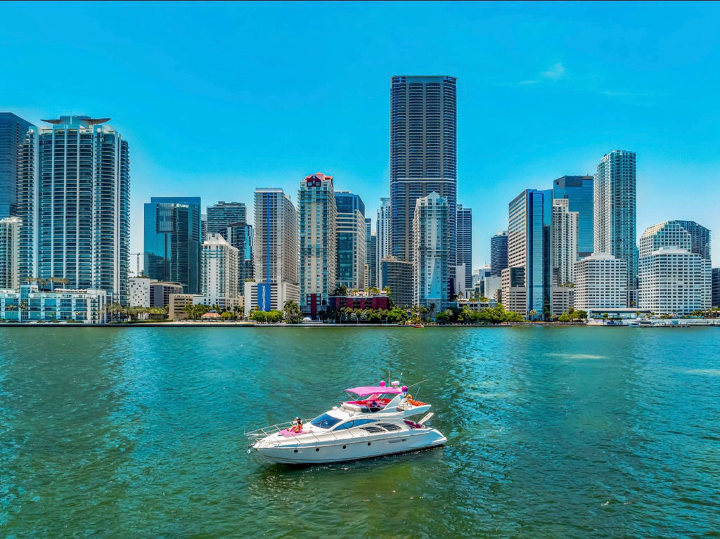 60 FT Azimut Pink