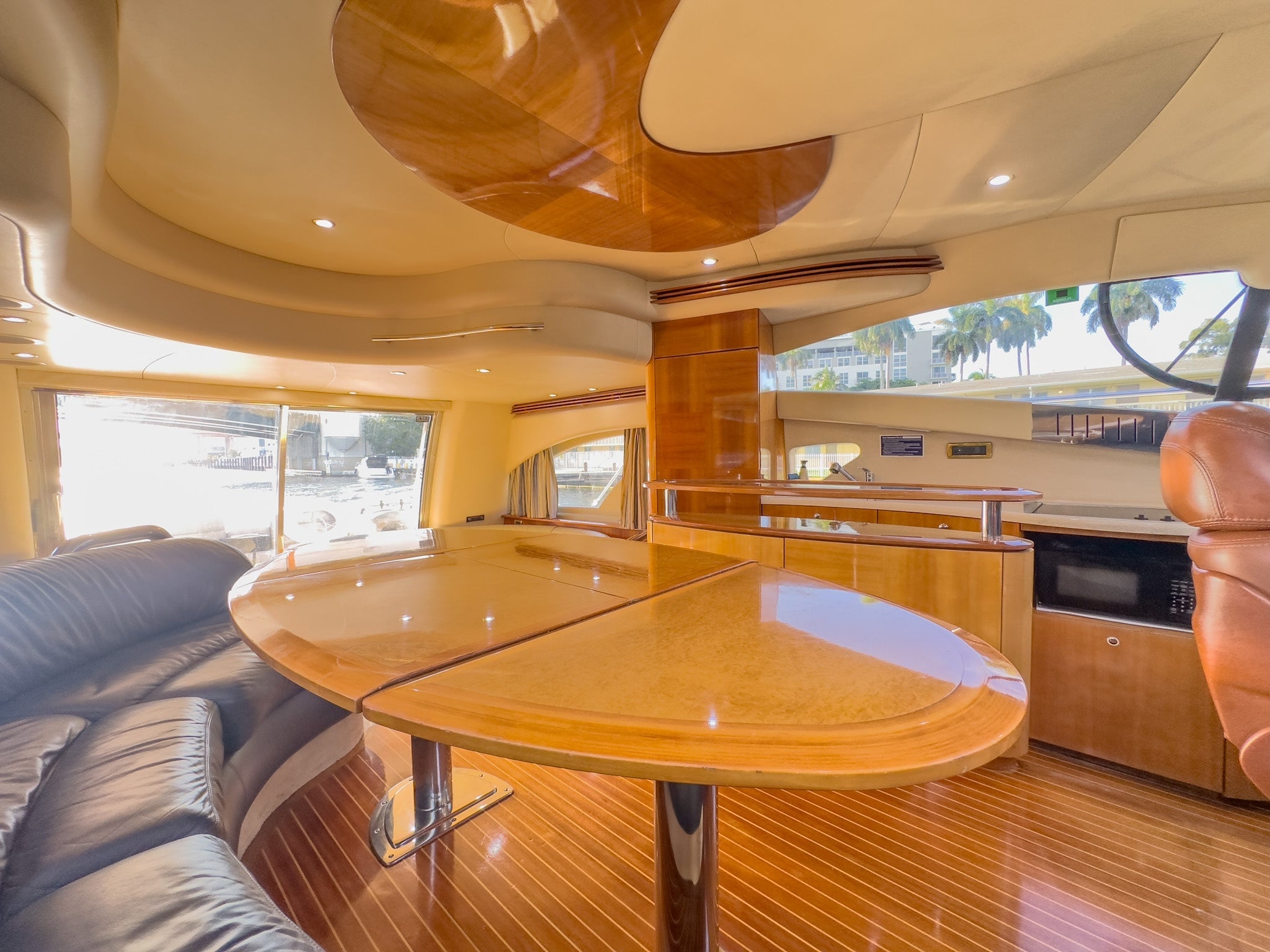 60 FT Azimut Luxury Charter