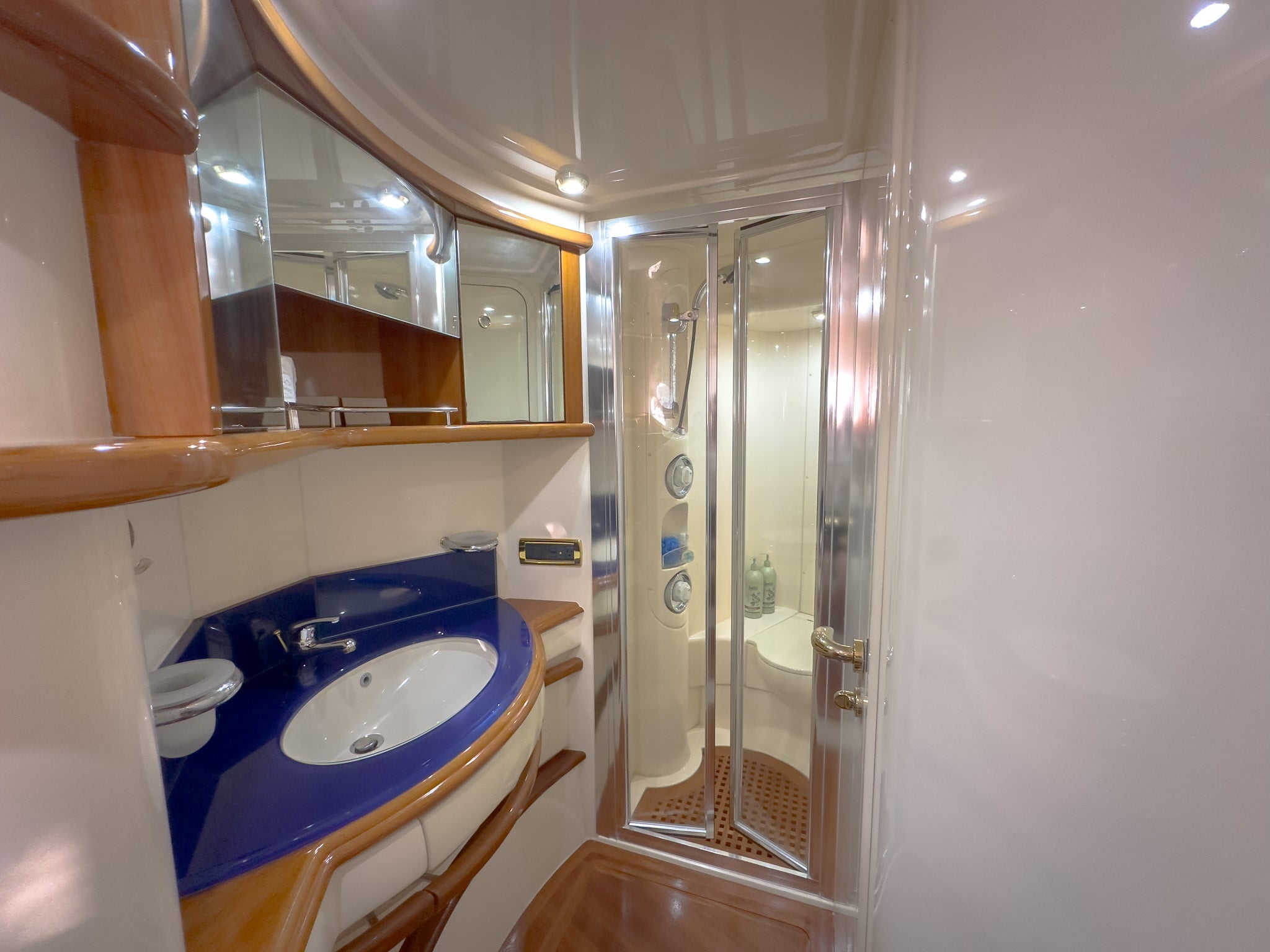 60 FT Azimut Luxury Charter