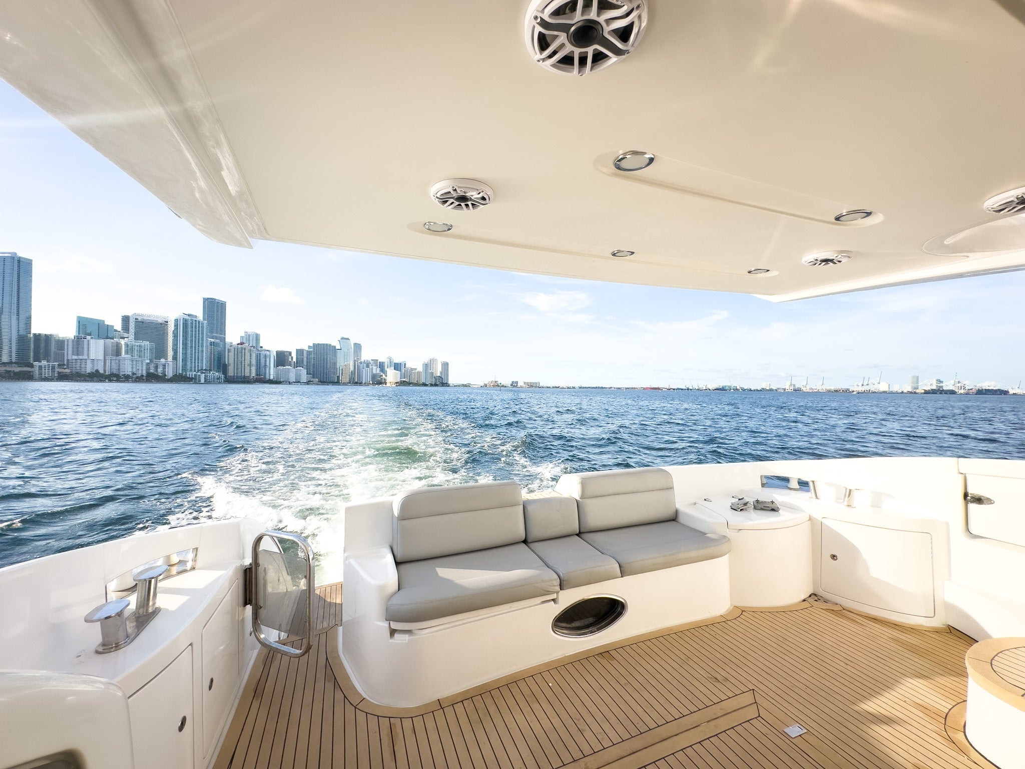 60 FT Azimut Luxury Charter