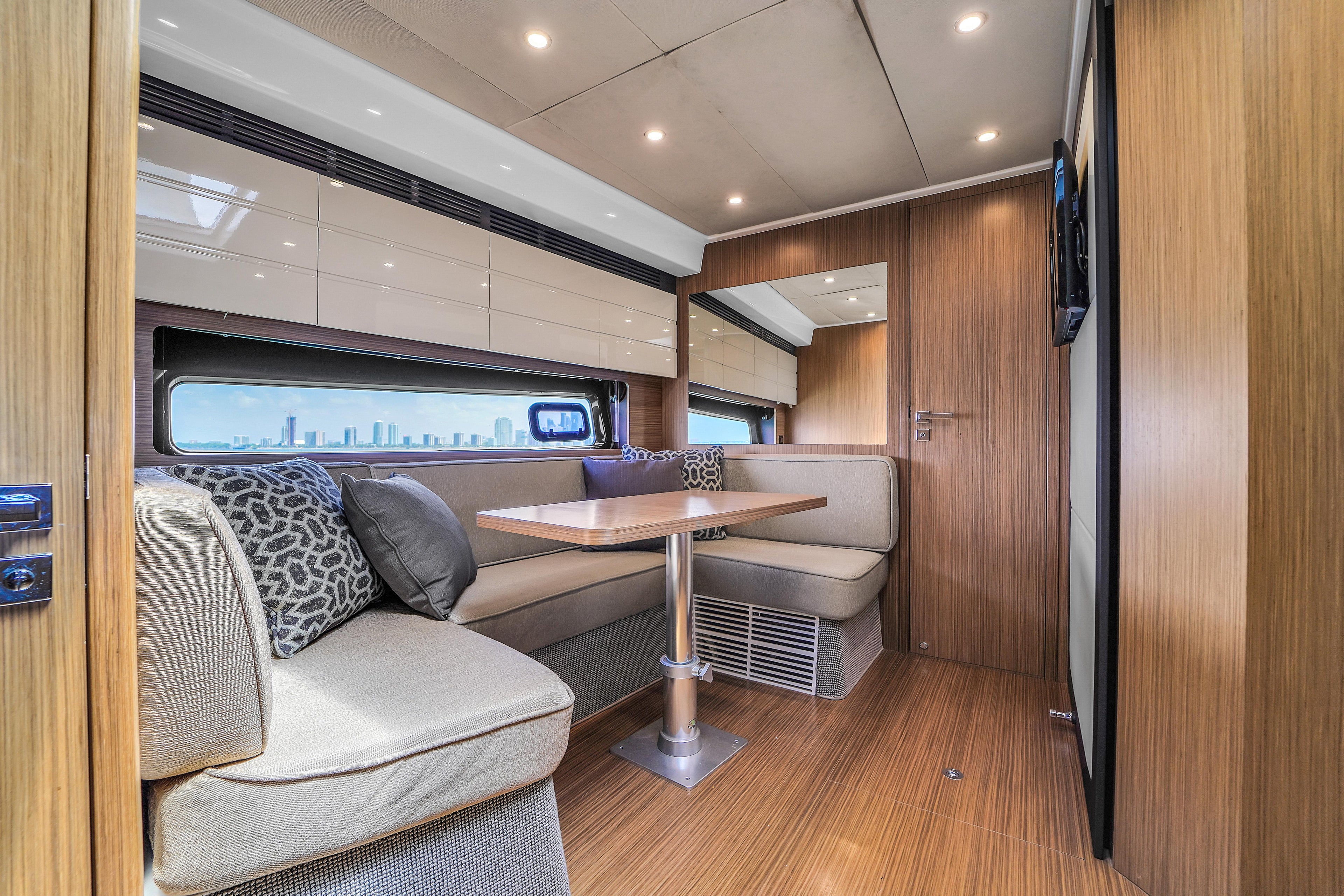 43 Azimut