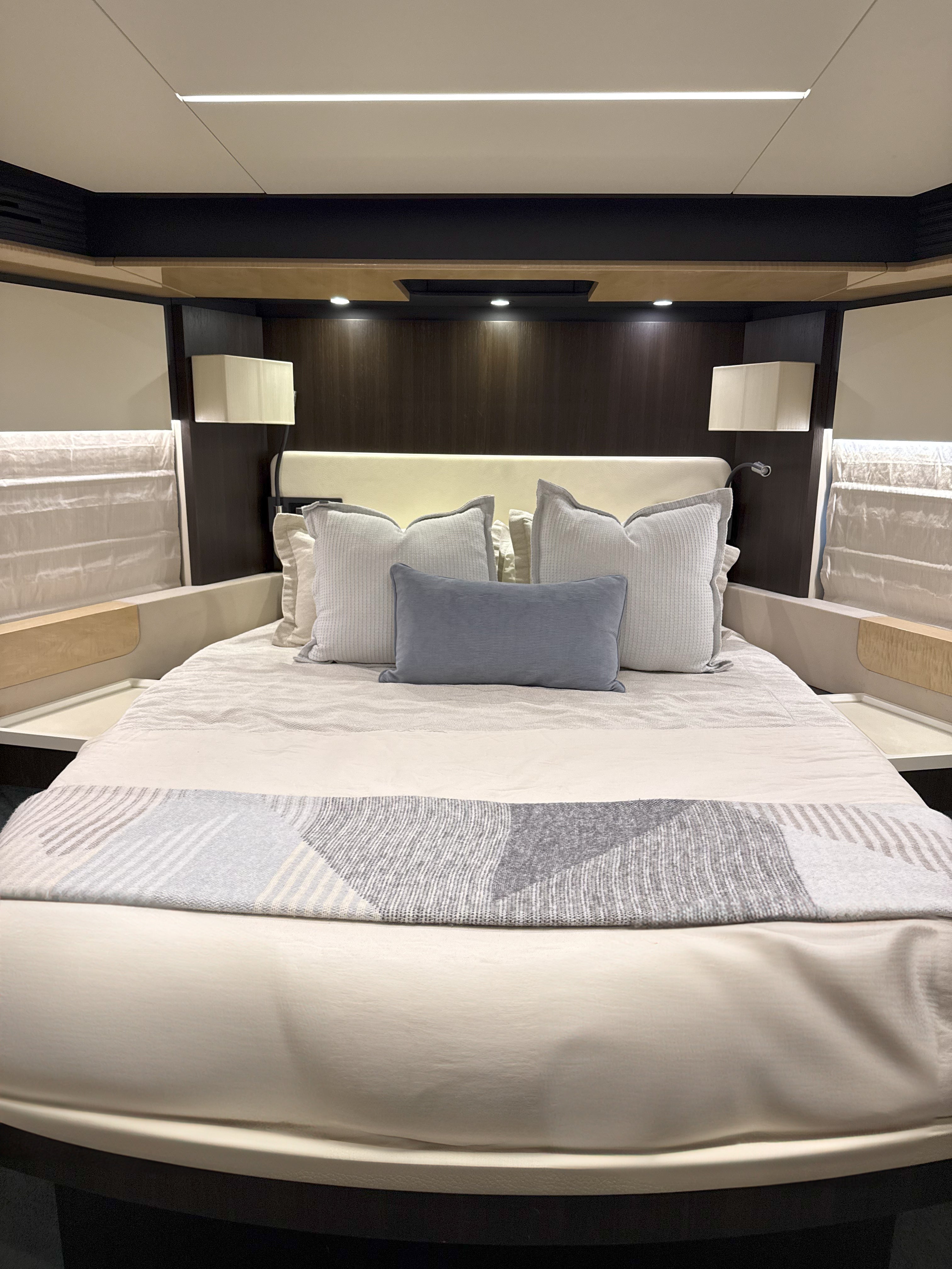 68ft Azimut