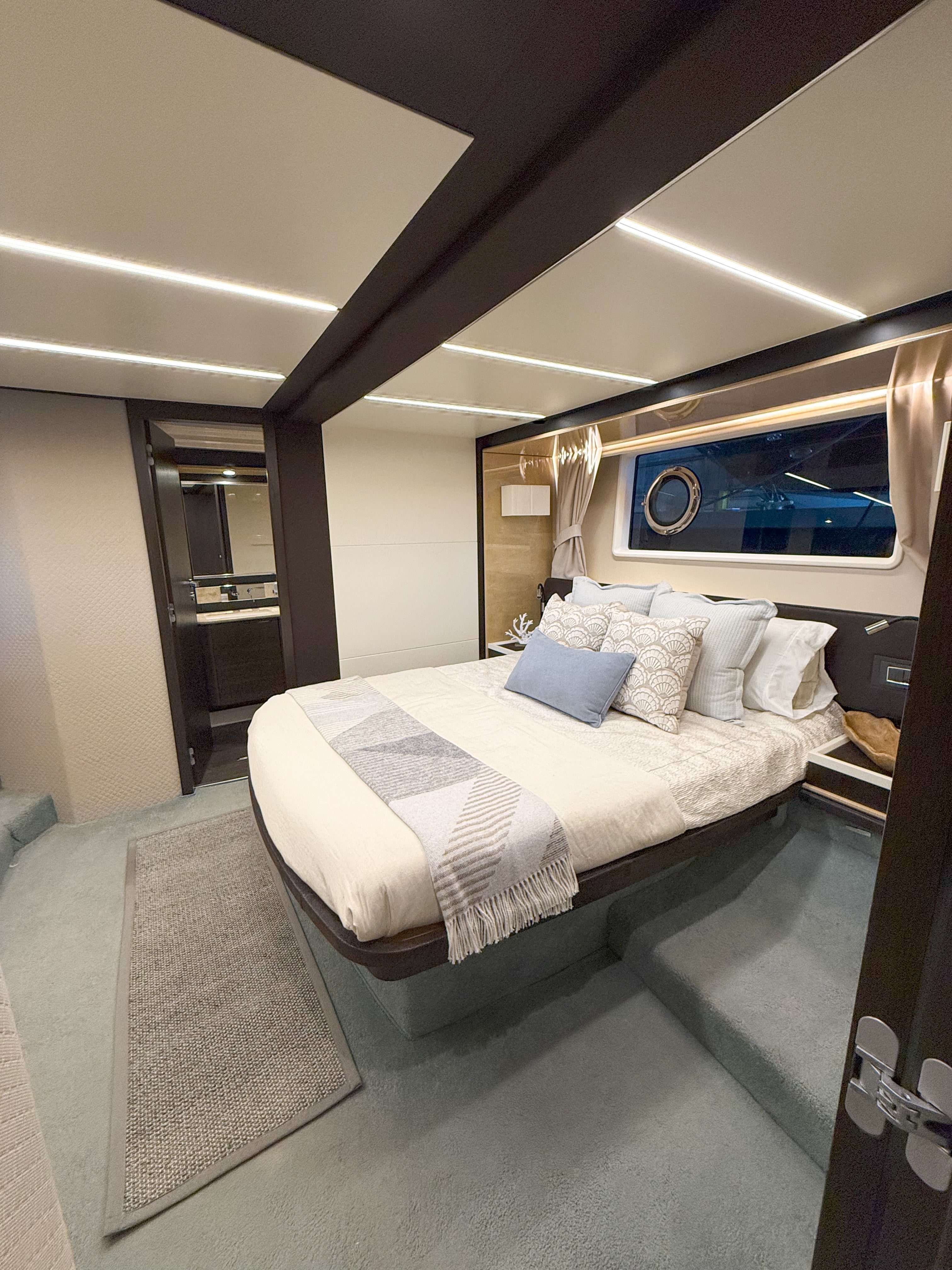 68ft Azimut The One